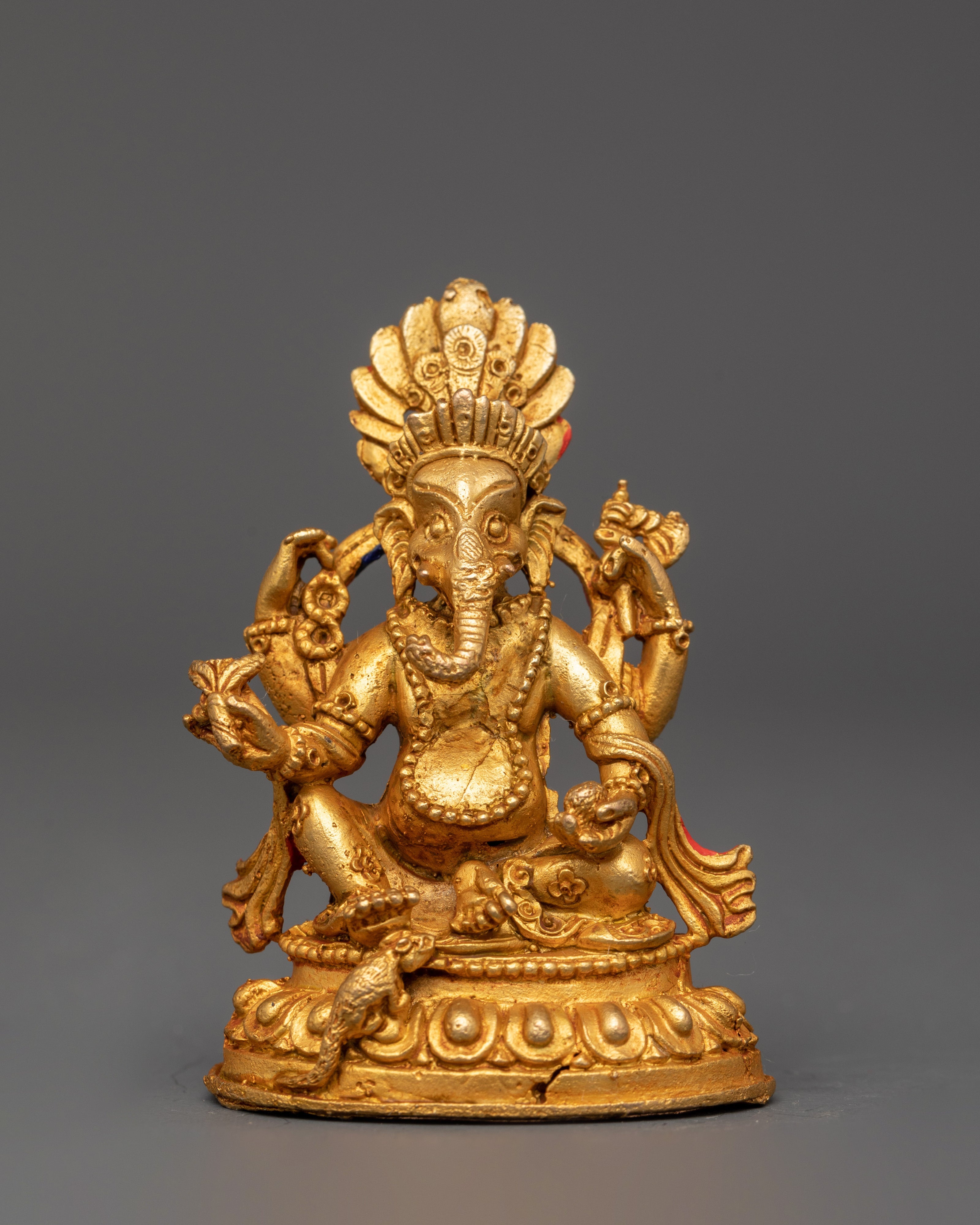 gold-plated-ganesh-statue