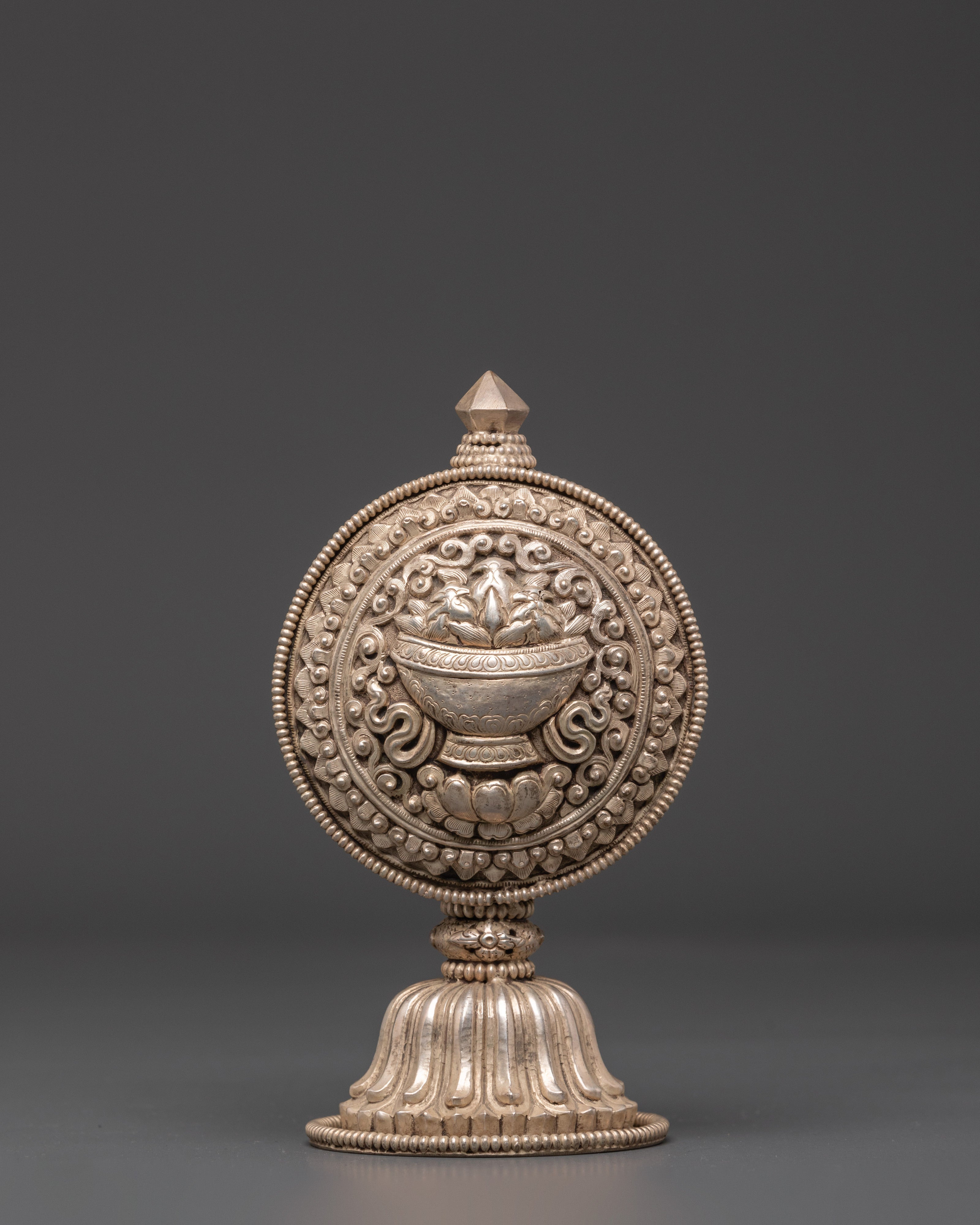 Buddhist Eight Auspicious Symbols of Prosperity | Spiritual Home Decor