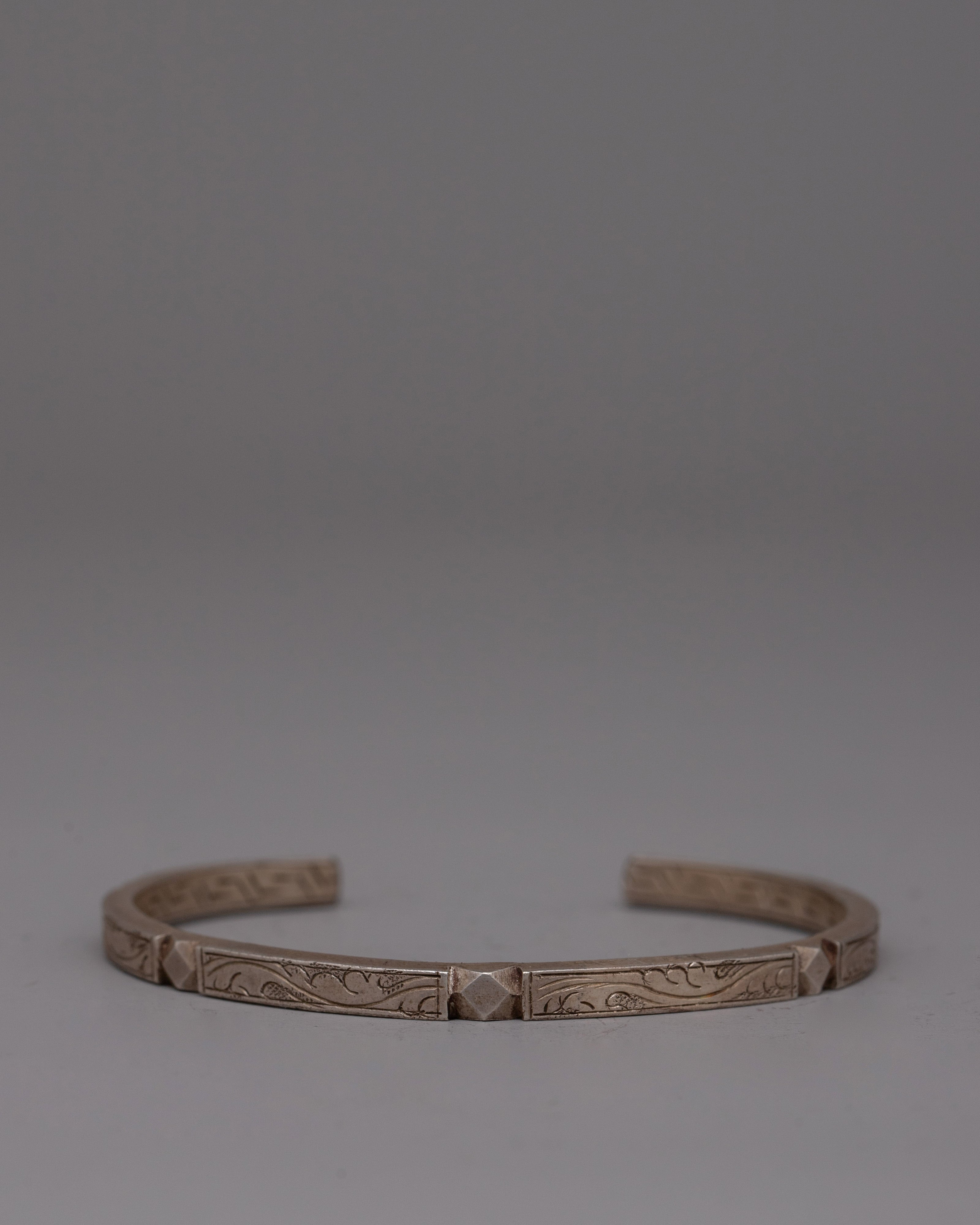 Adjustable Silver Tibetan bracelet