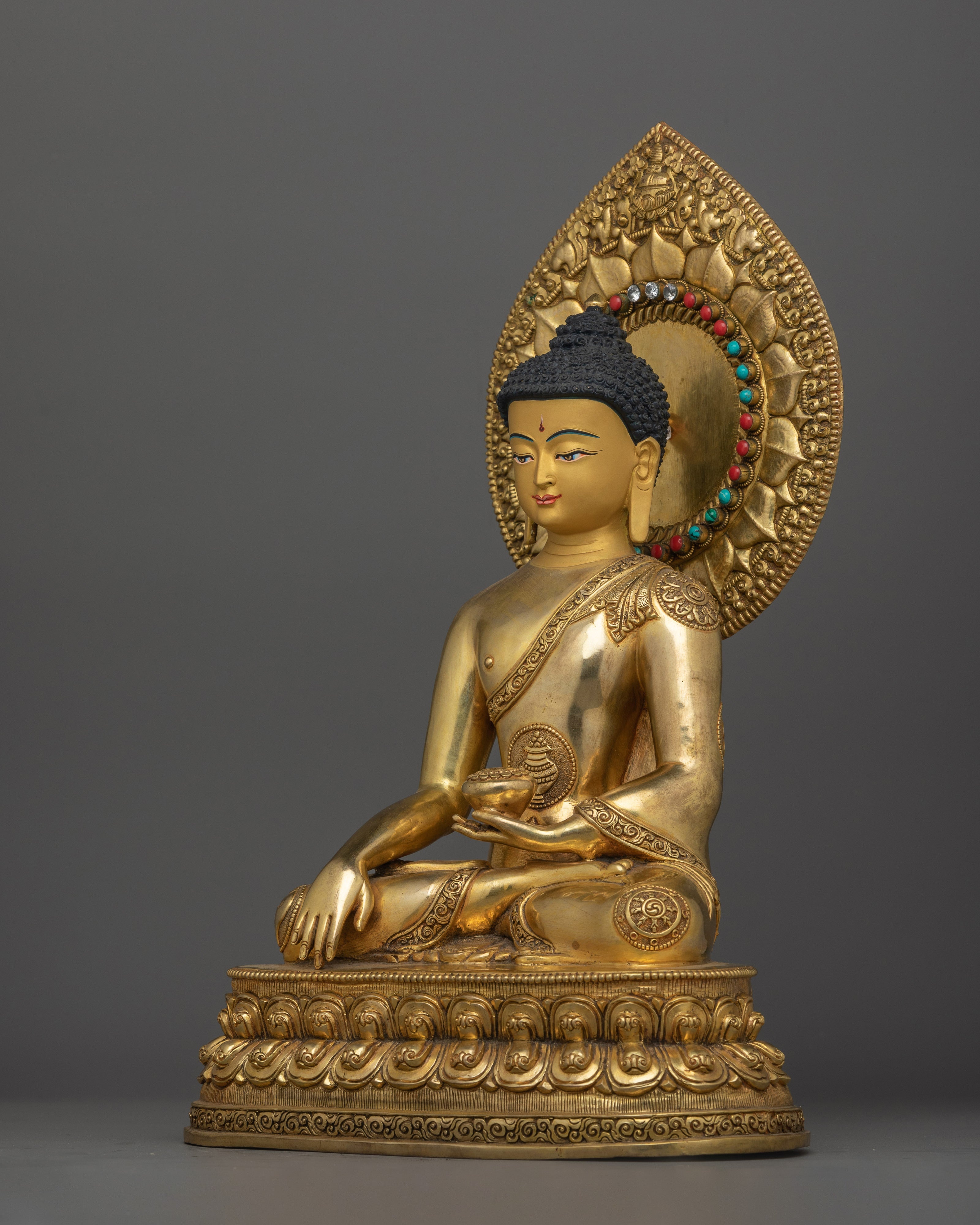 Shakyamuni Buddha Sculpture with Halo | A Radiant Symbol of Enlightenment