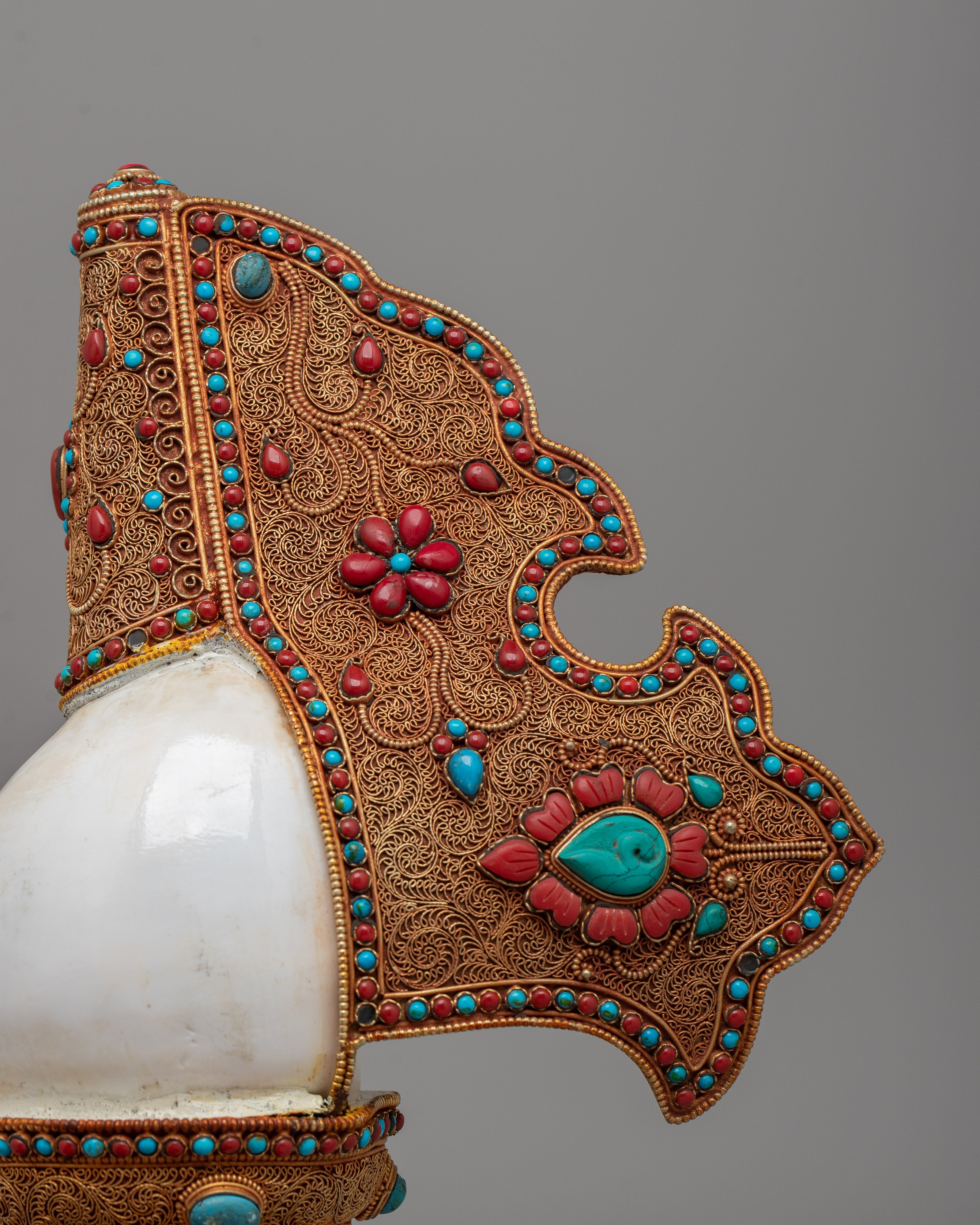 Gold-Plated Ritual Conch Shell | A sacred Buddhist Artifact for Decor and Rituals
