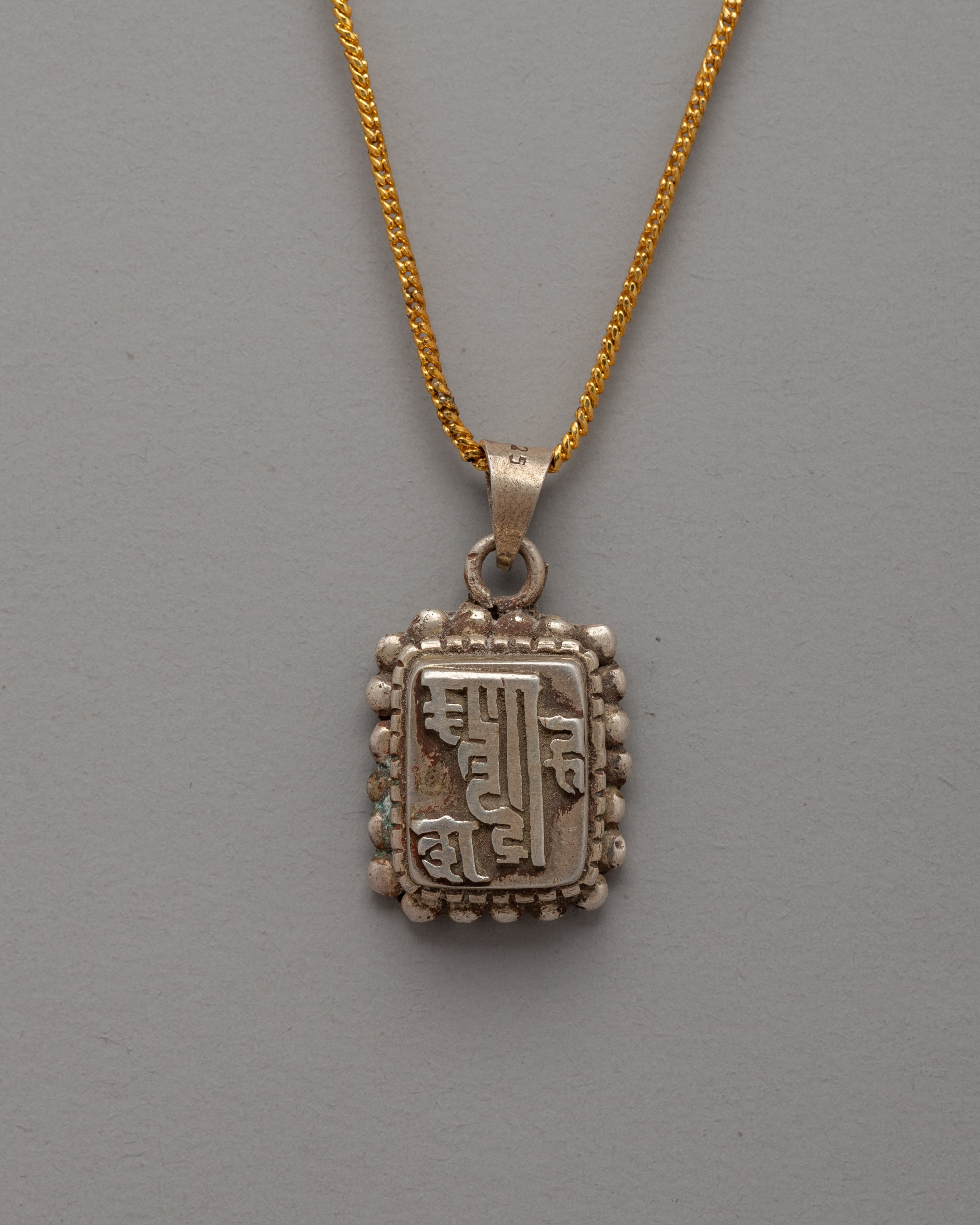 Om Mani Padma Hum Mantra Locket