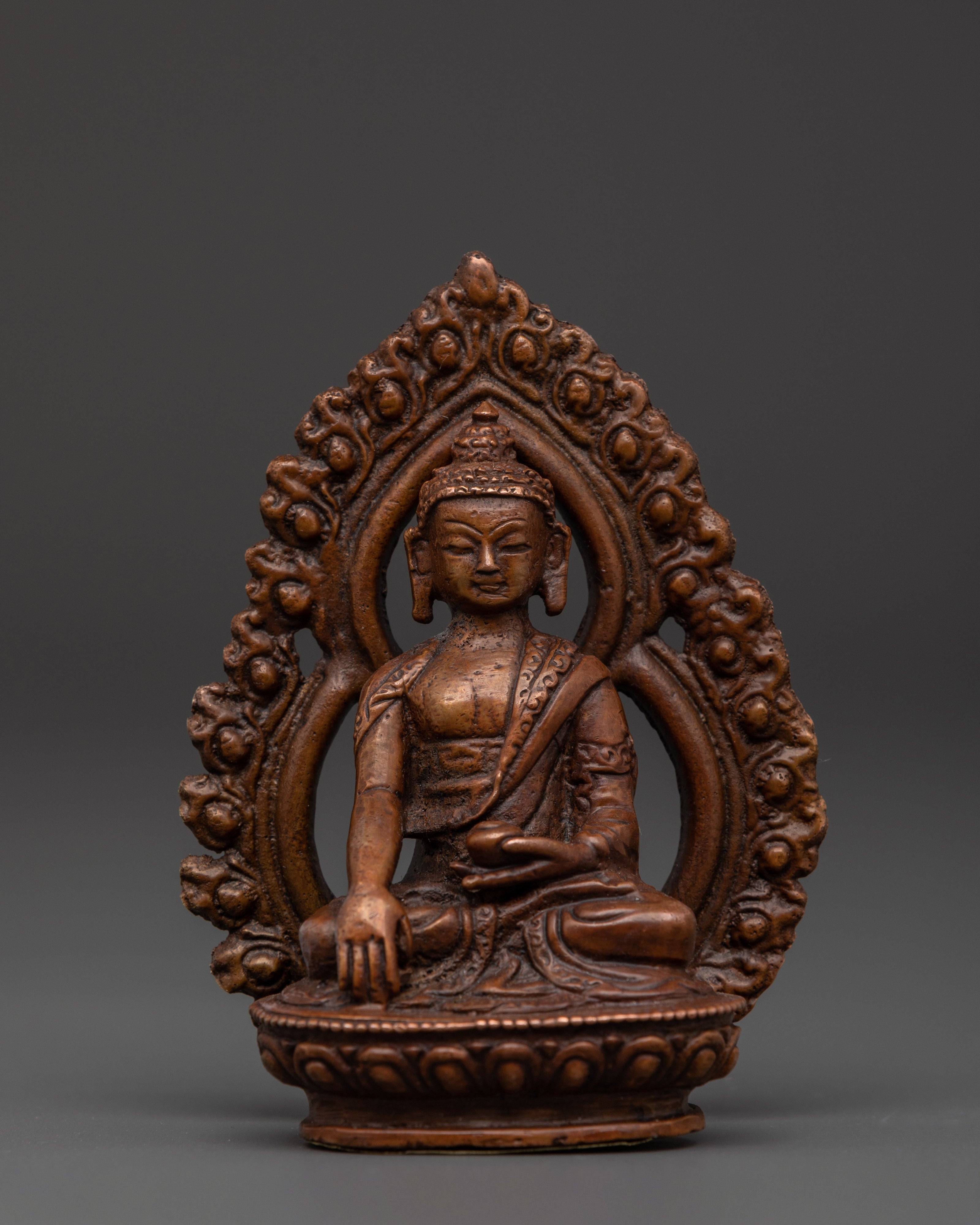 Shakyamuni buddha seated on lotus moon disc