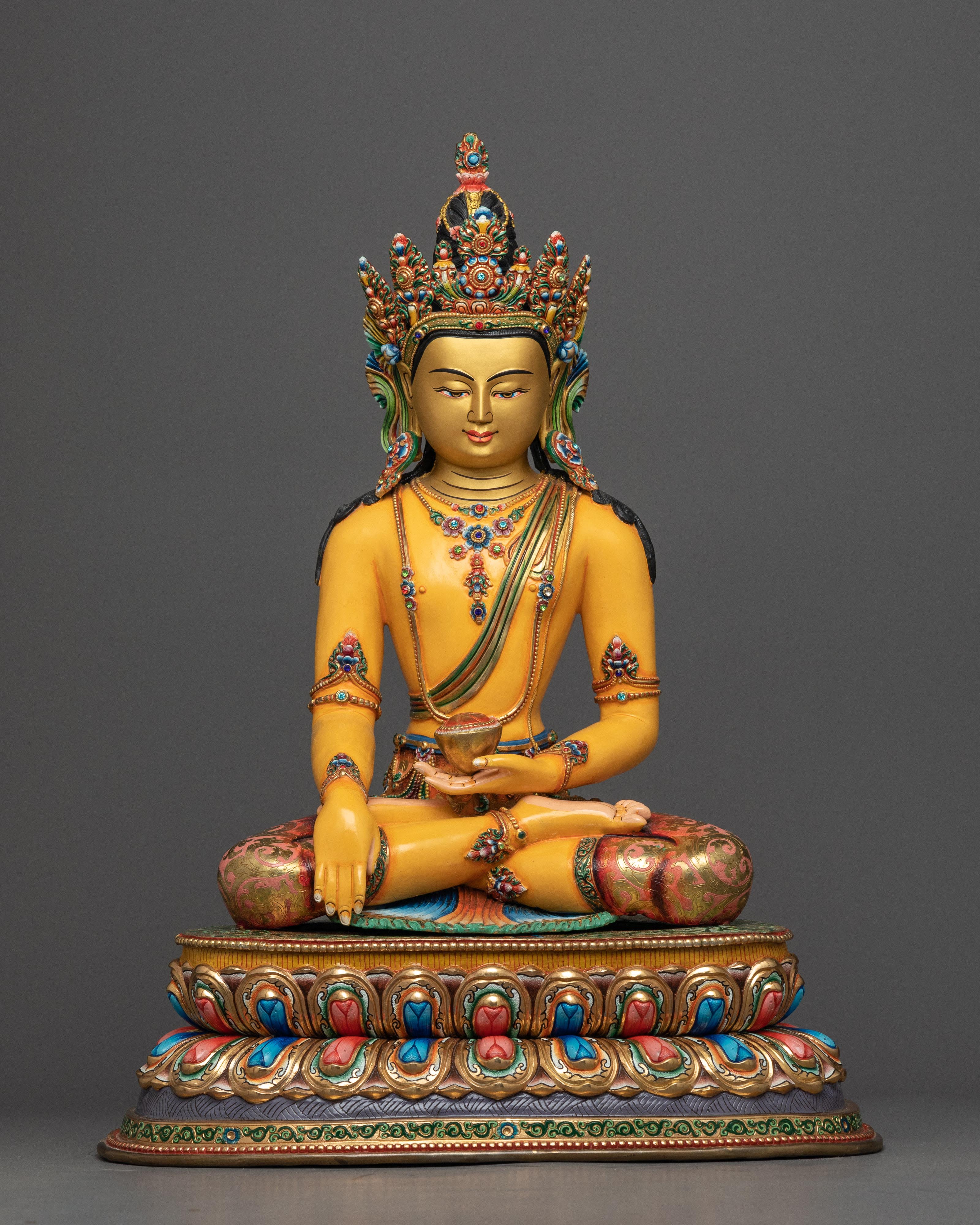 crown-buddha-shakyamuni-sculpture
