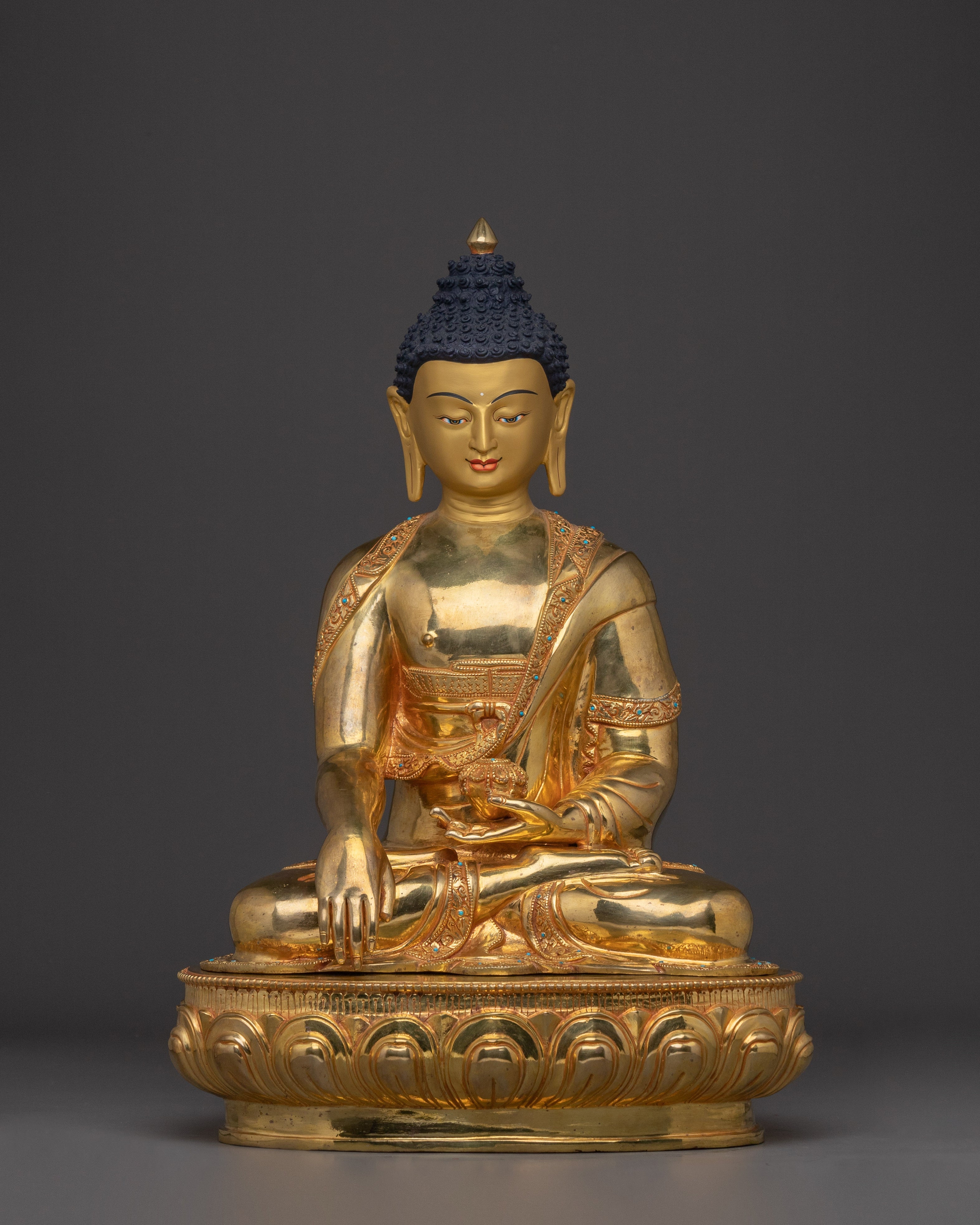 exquisite-sculpture-of-shakyamuni-buddha