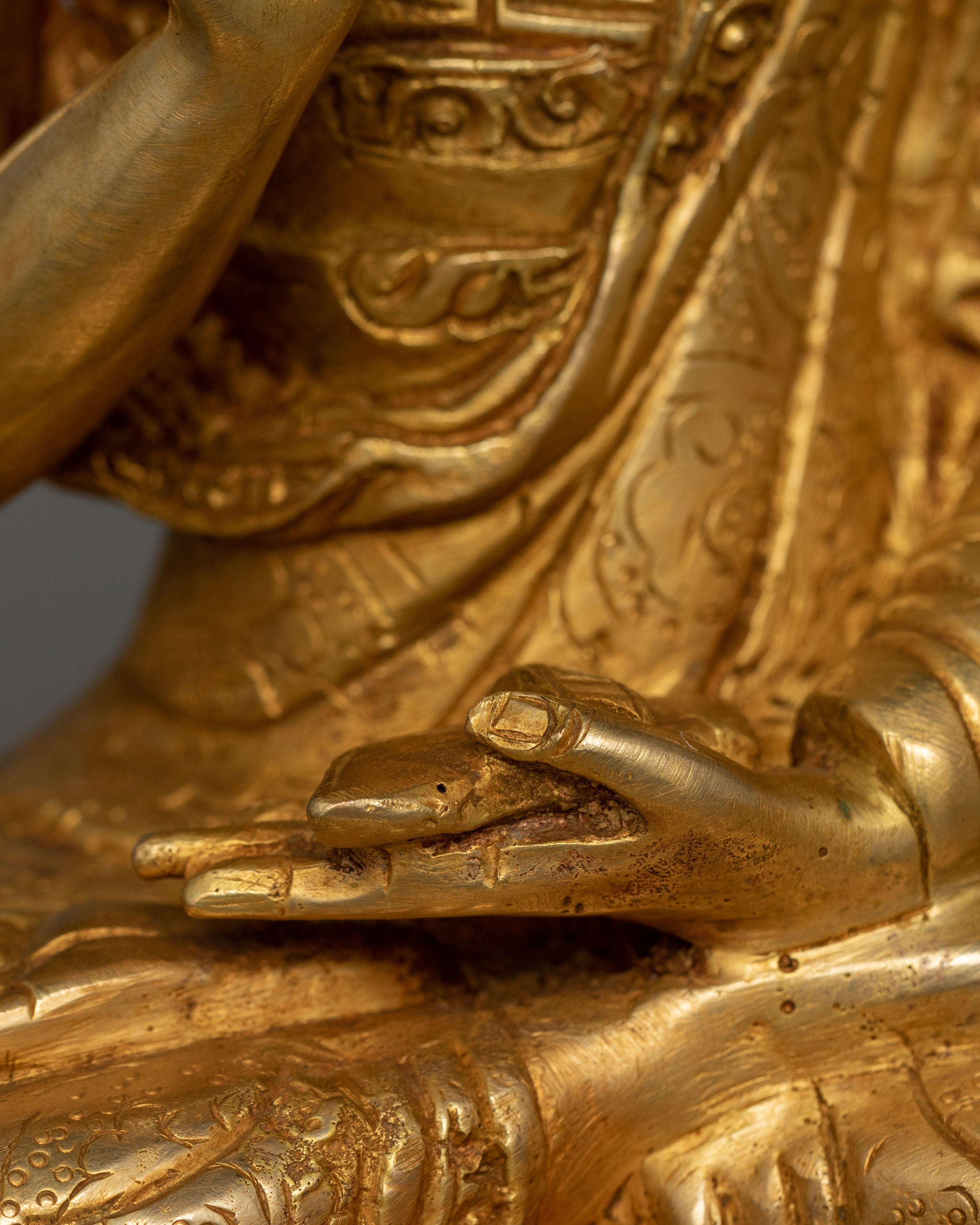 Himalayan Figurine of Tsongkhapa Set | The Ocean of Wisdom