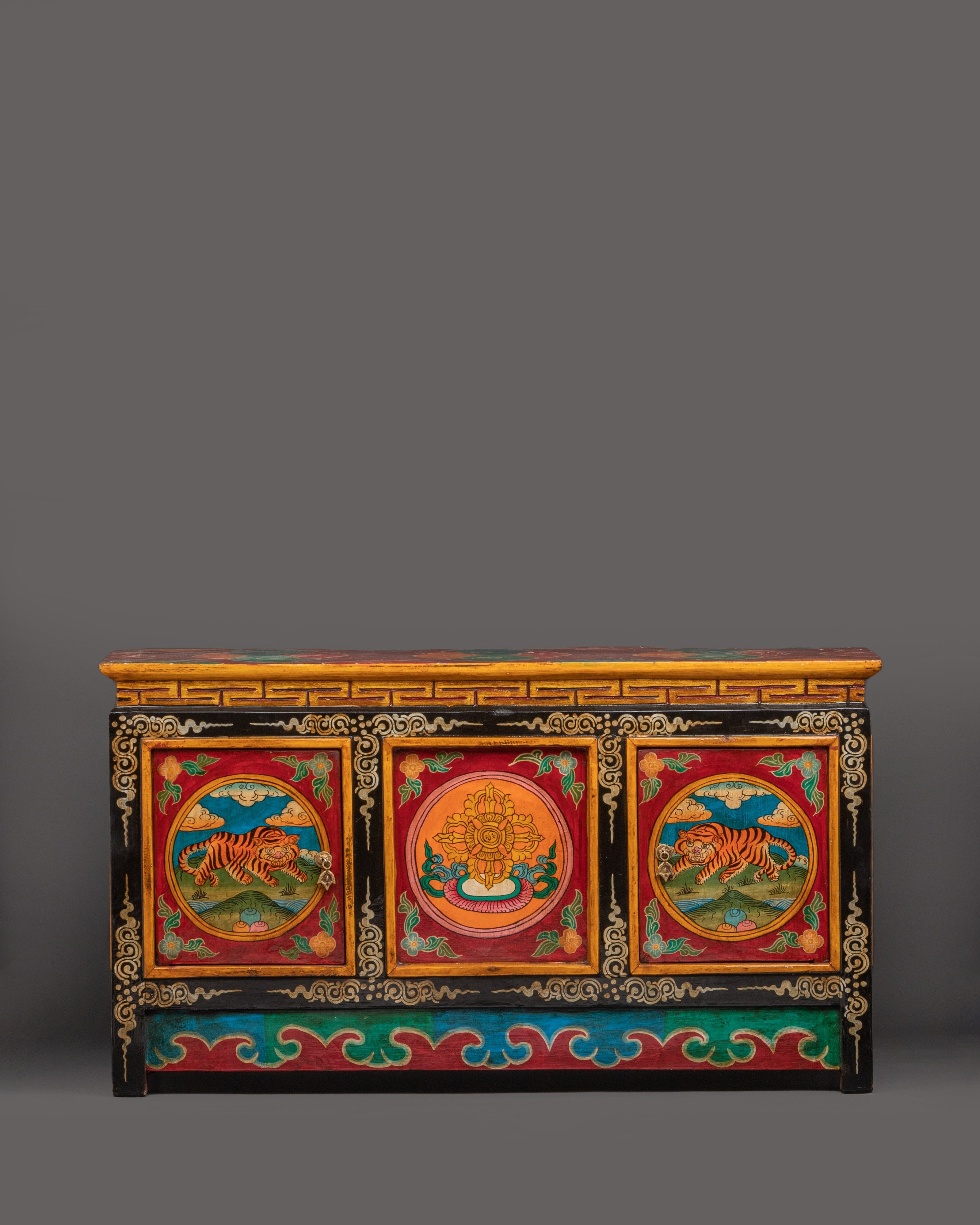 tibetan-cabinet-with-door