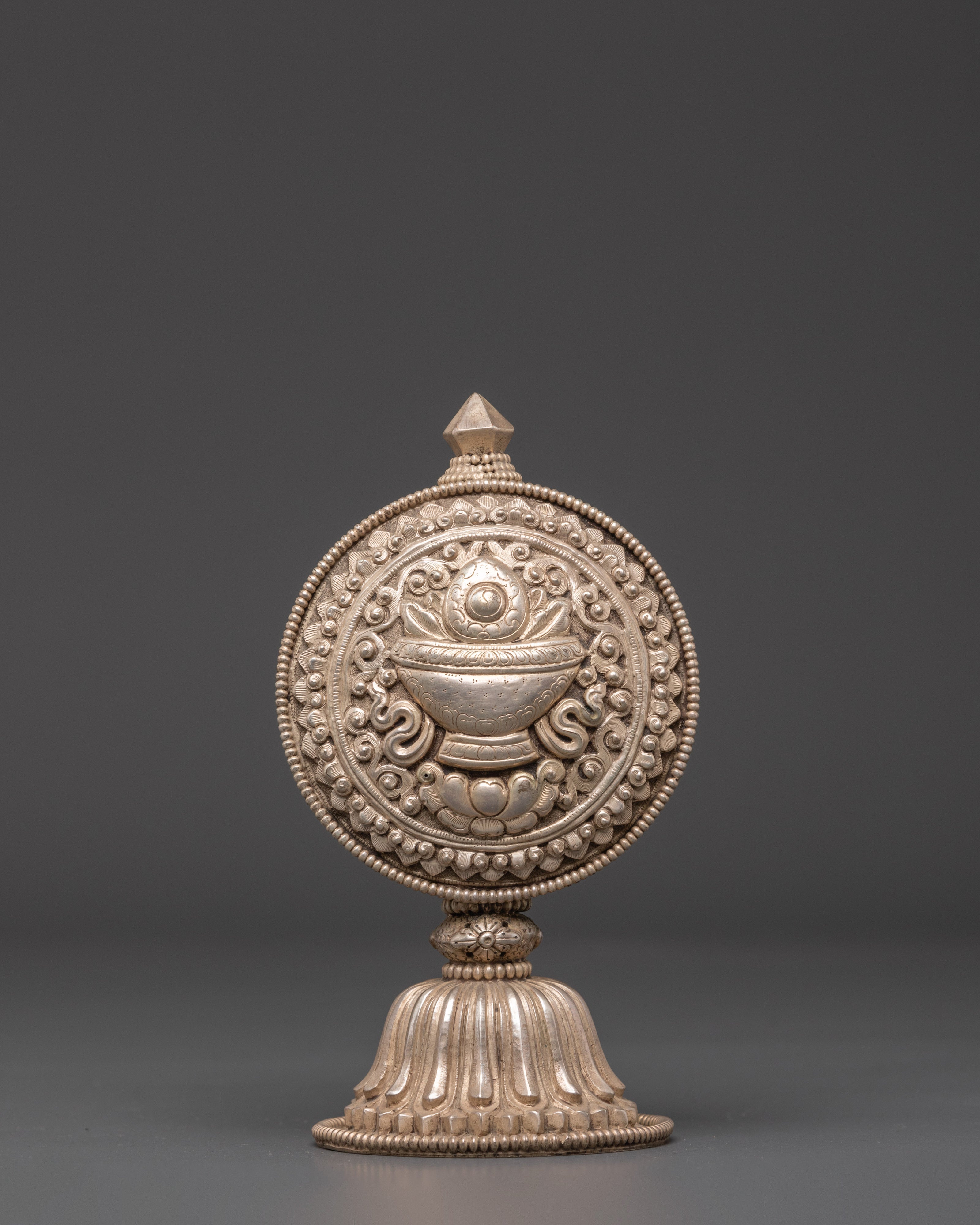 Buddhist Eight Auspicious Symbols of Prosperity | Spiritual Home Decor