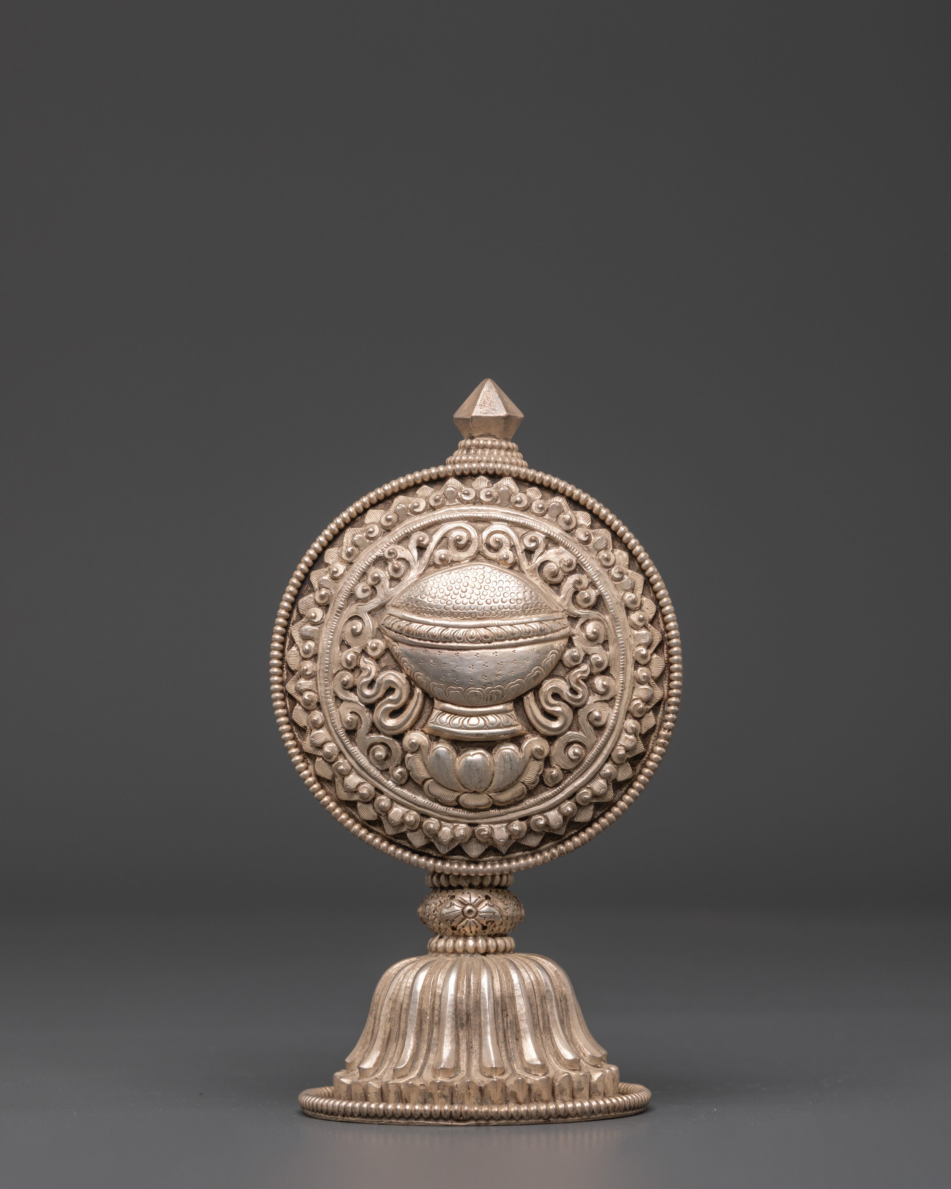 Buddhist Eight Auspicious Symbols of Prosperity | Spiritual Home Decor