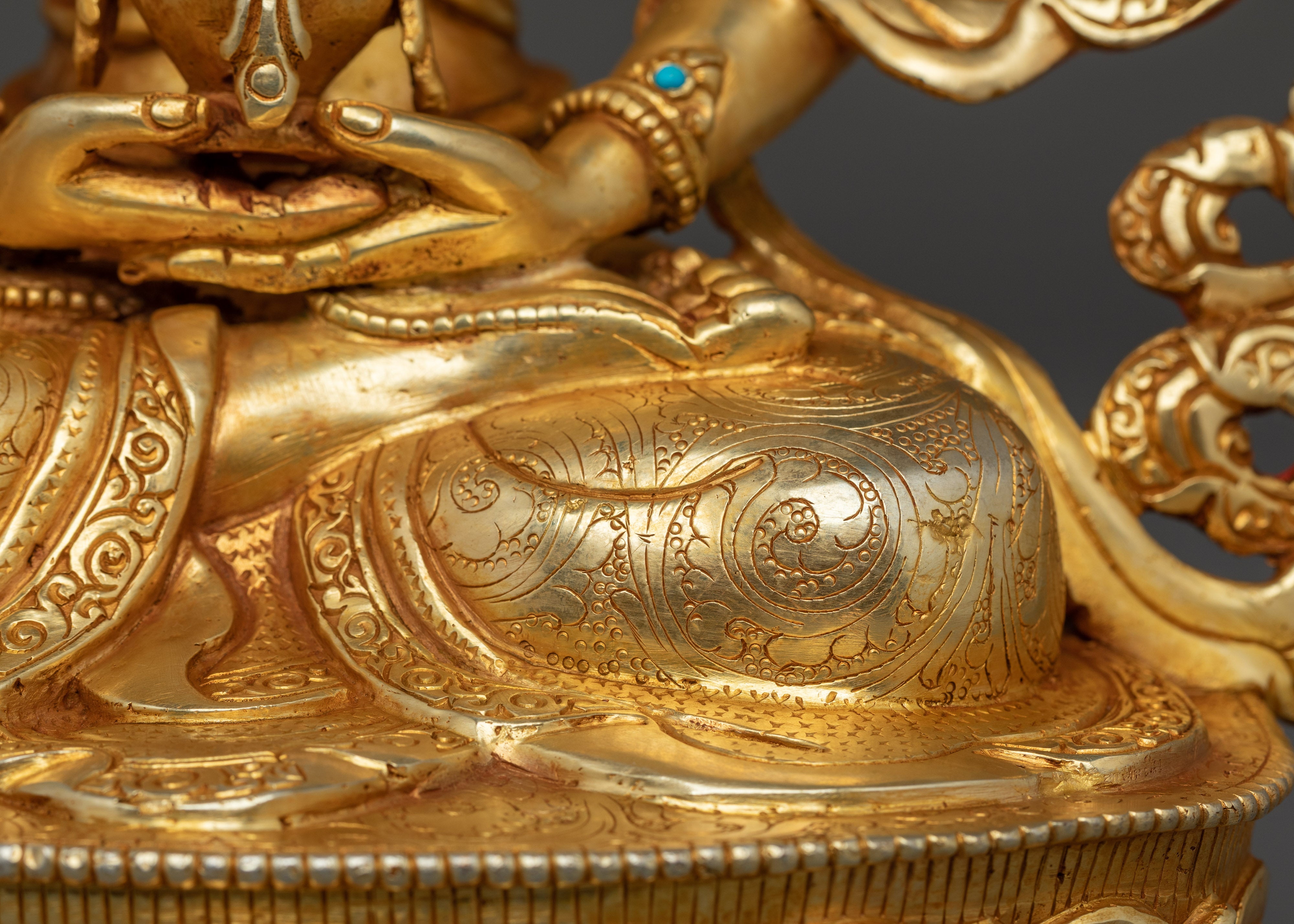 Amitayus Longevity Deity Statue | Tibetan Altar Decor for Vitality, Blessings & Meditation