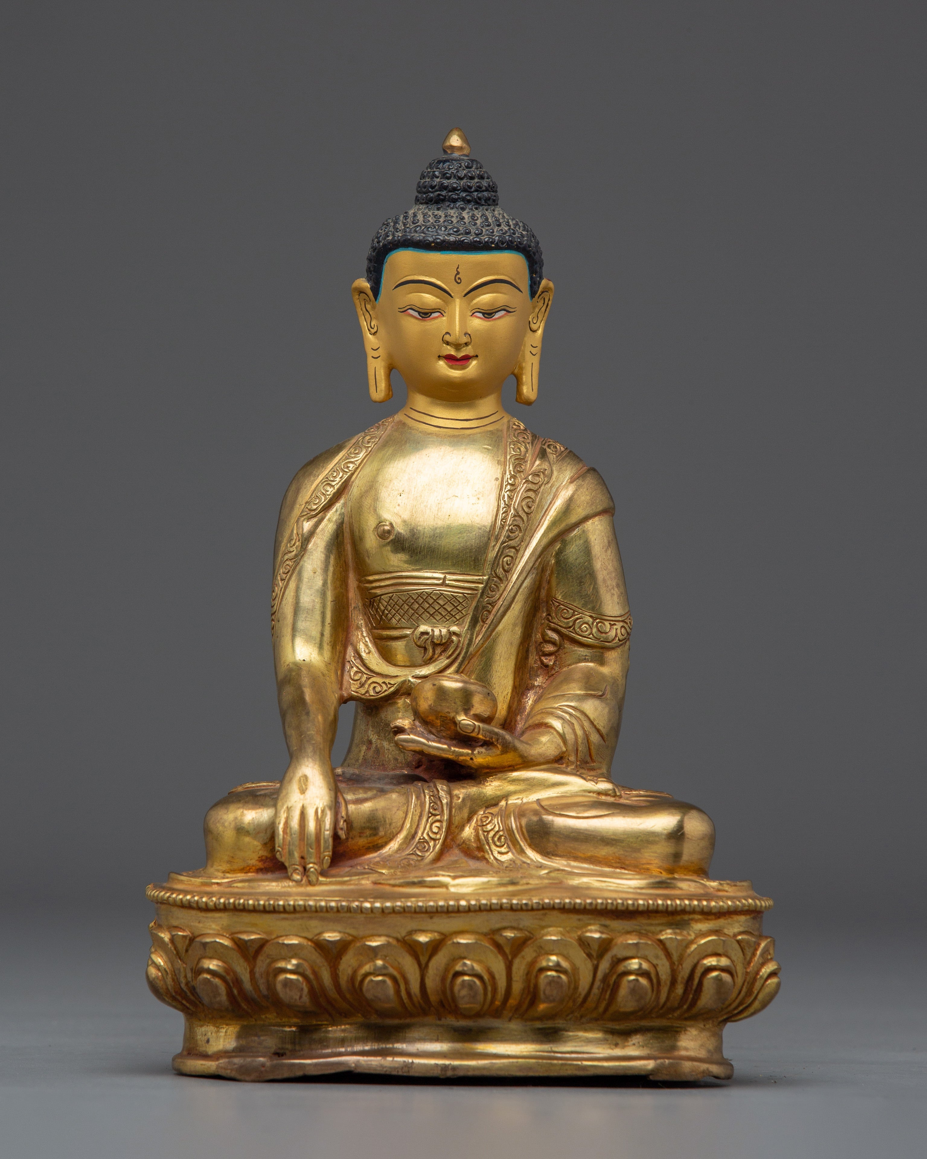 Traditional Shakyamuni Buddha | A Symbol of Enlightenment and Peace