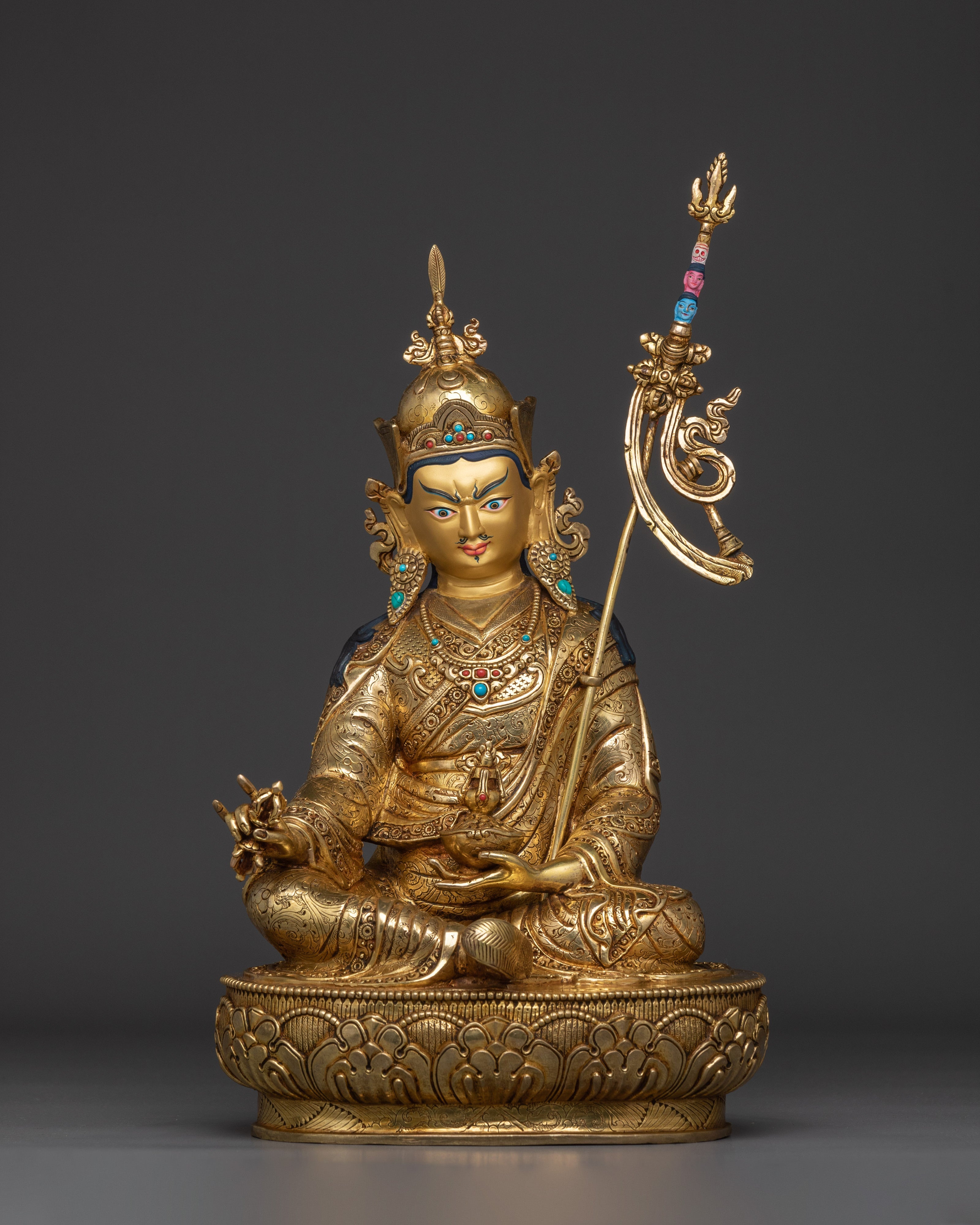 tibetan-spirituality-guru-rinpoche-statue