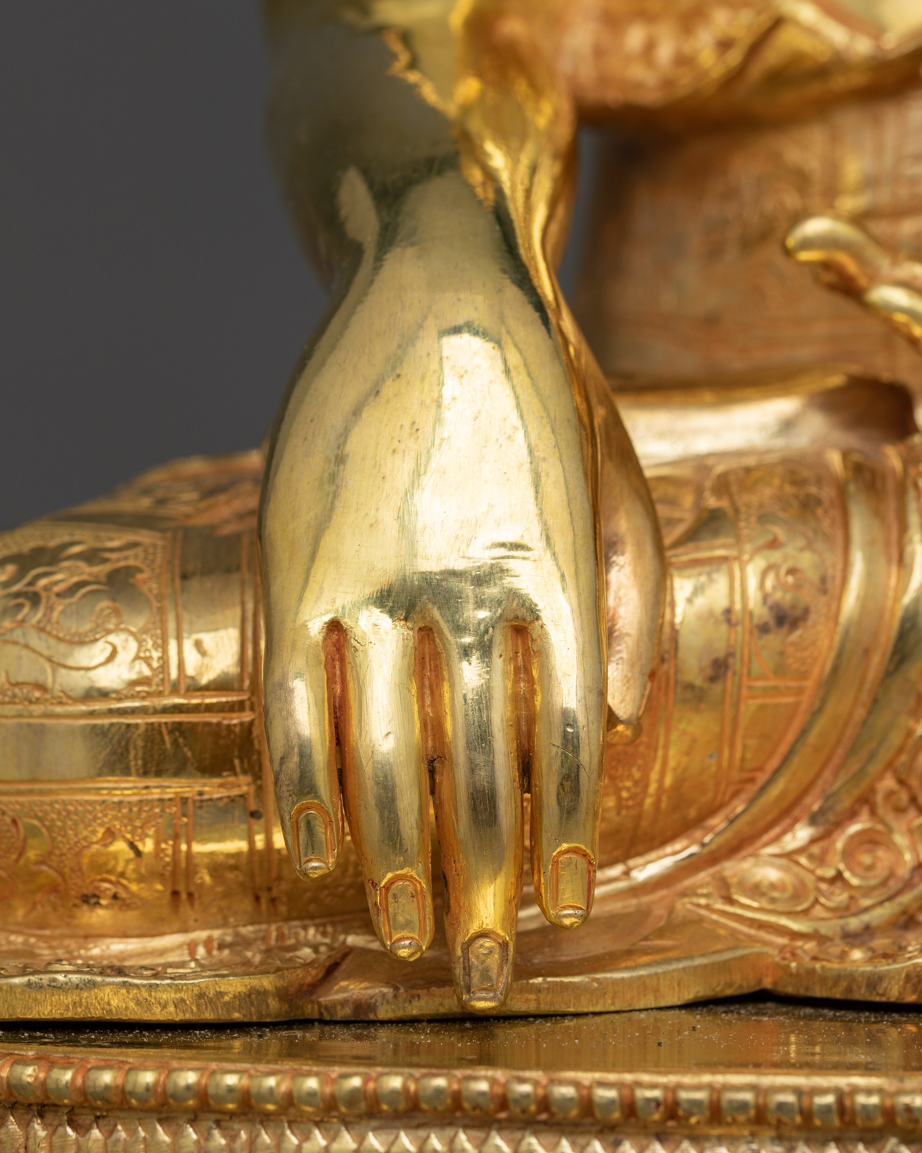 Historical Buddhist Shakyamuni Buddha Statue | 24K Gold Spiritual Tranquility Figurine