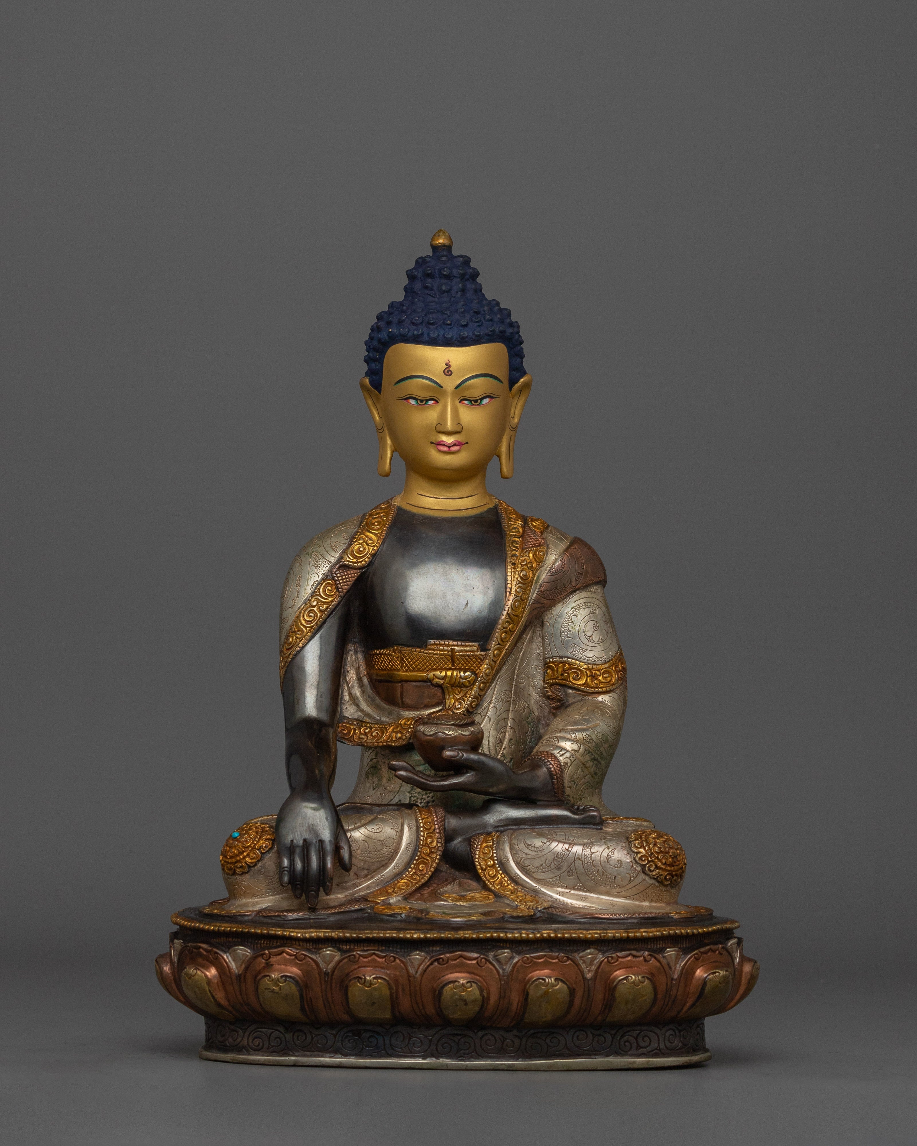sacred-figurine-of-shakyamuni-buddha