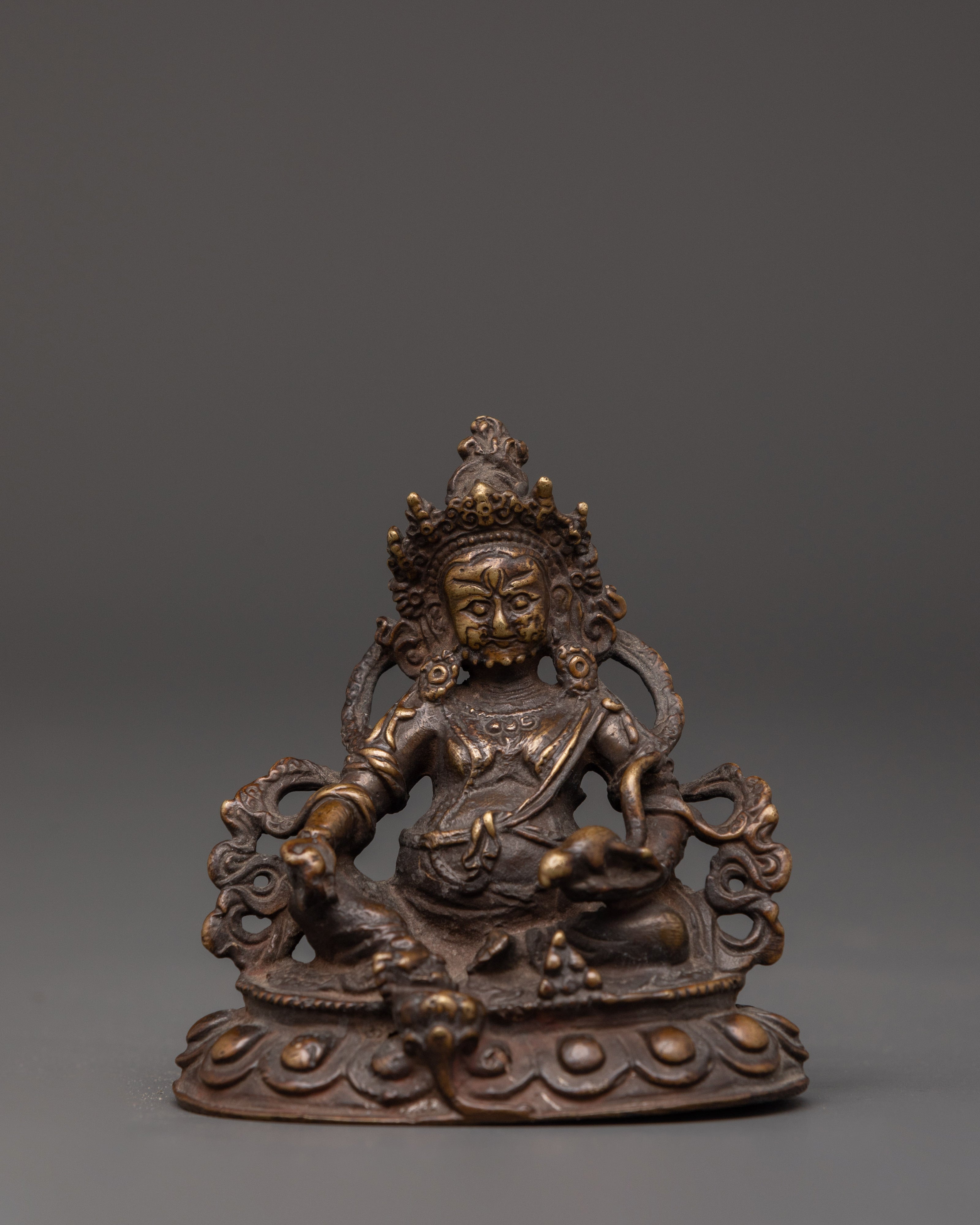 handmade-statue-of-dzambhala