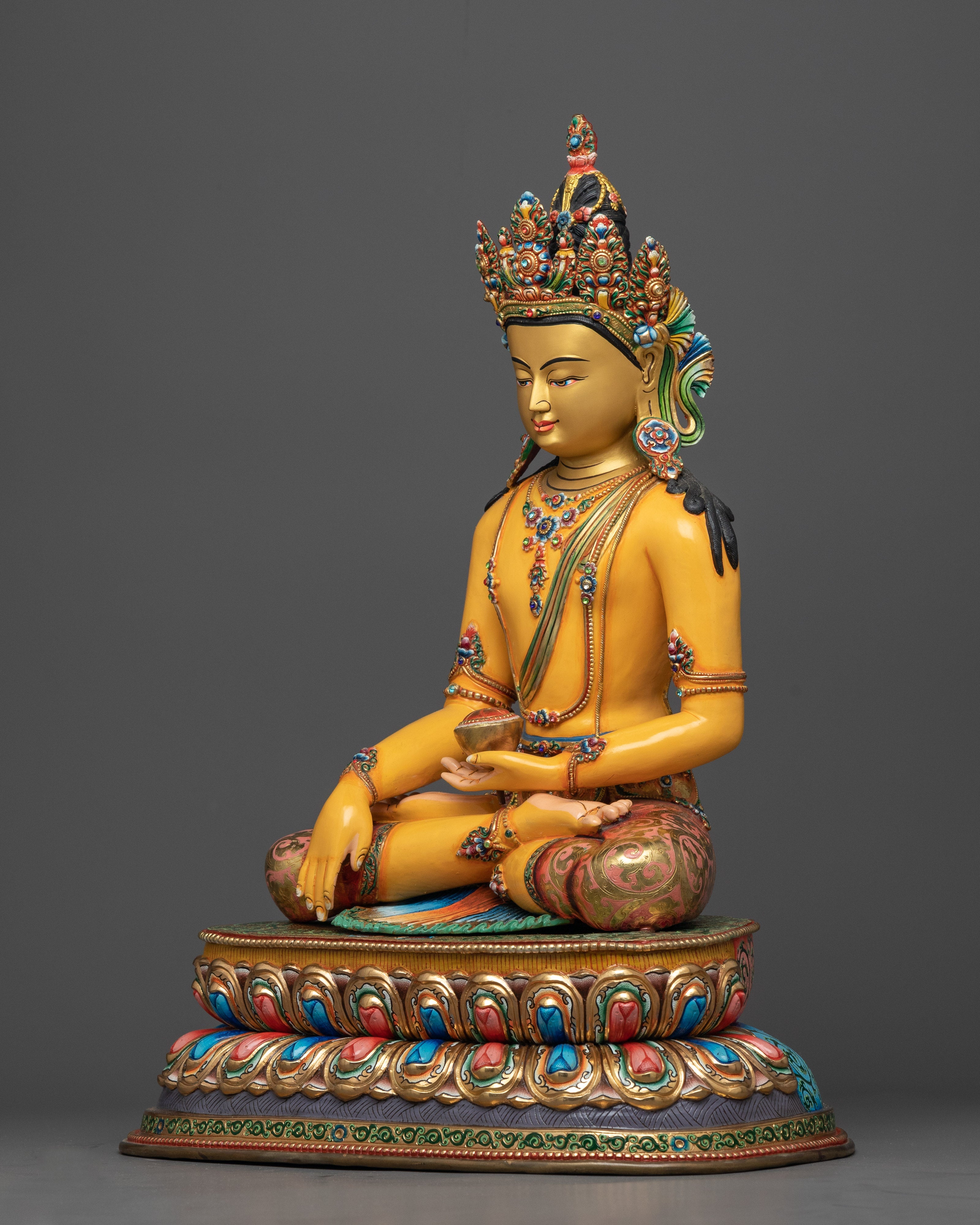 crown-buddha-shakyamuni-sculpture