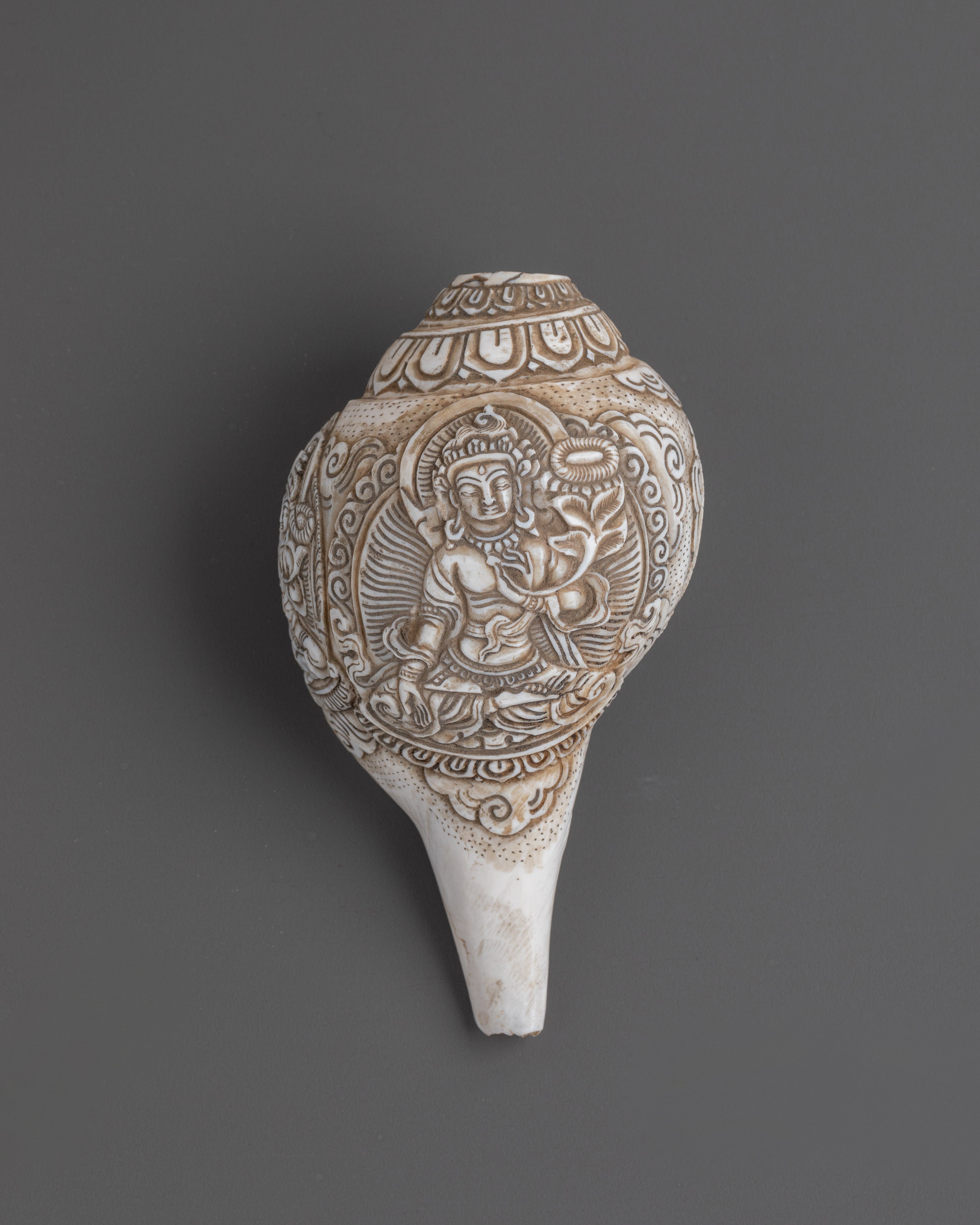 Avalokiteshvara Design Conch