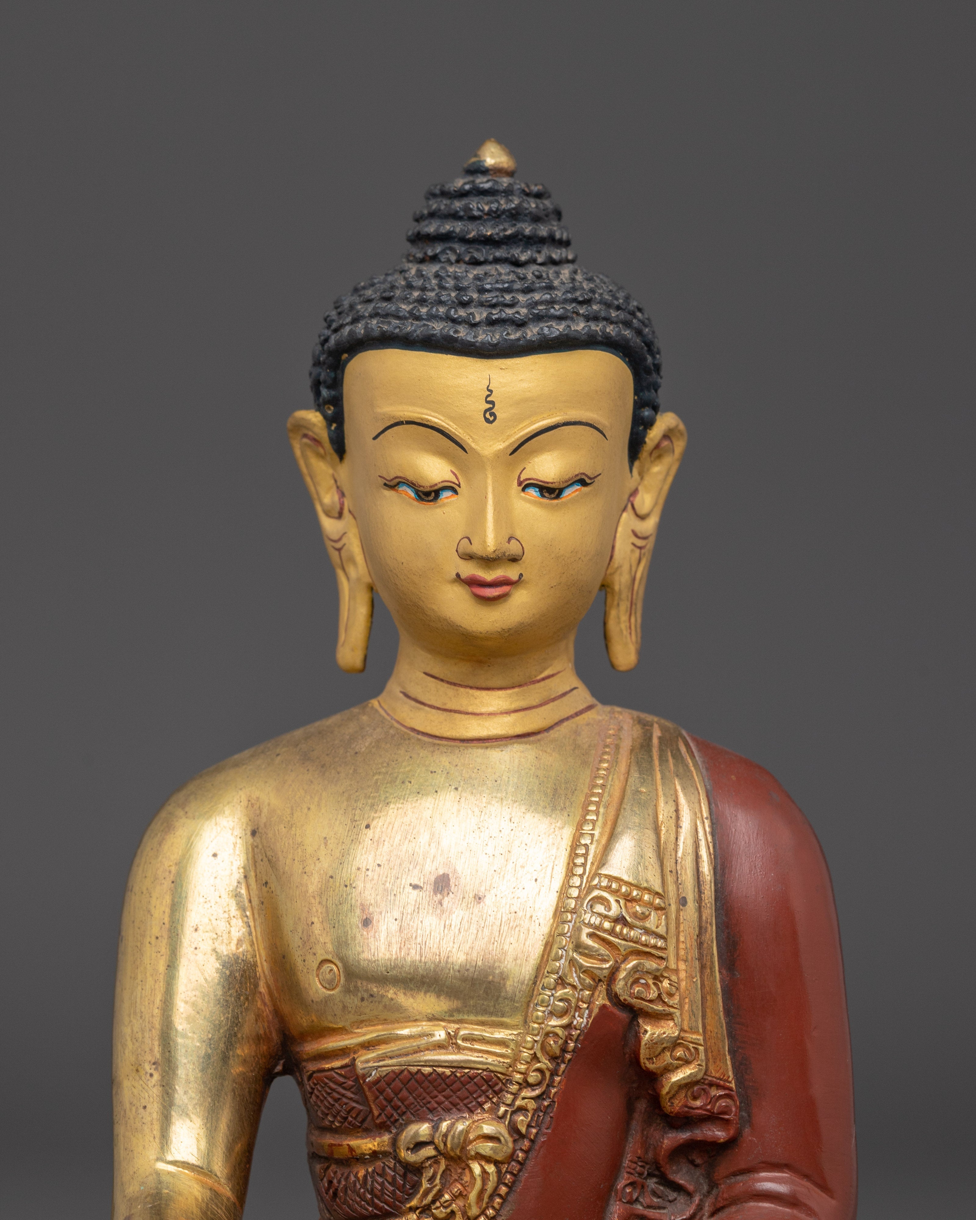 Shakyamuni Buddha Statue: Path to Enlightenment