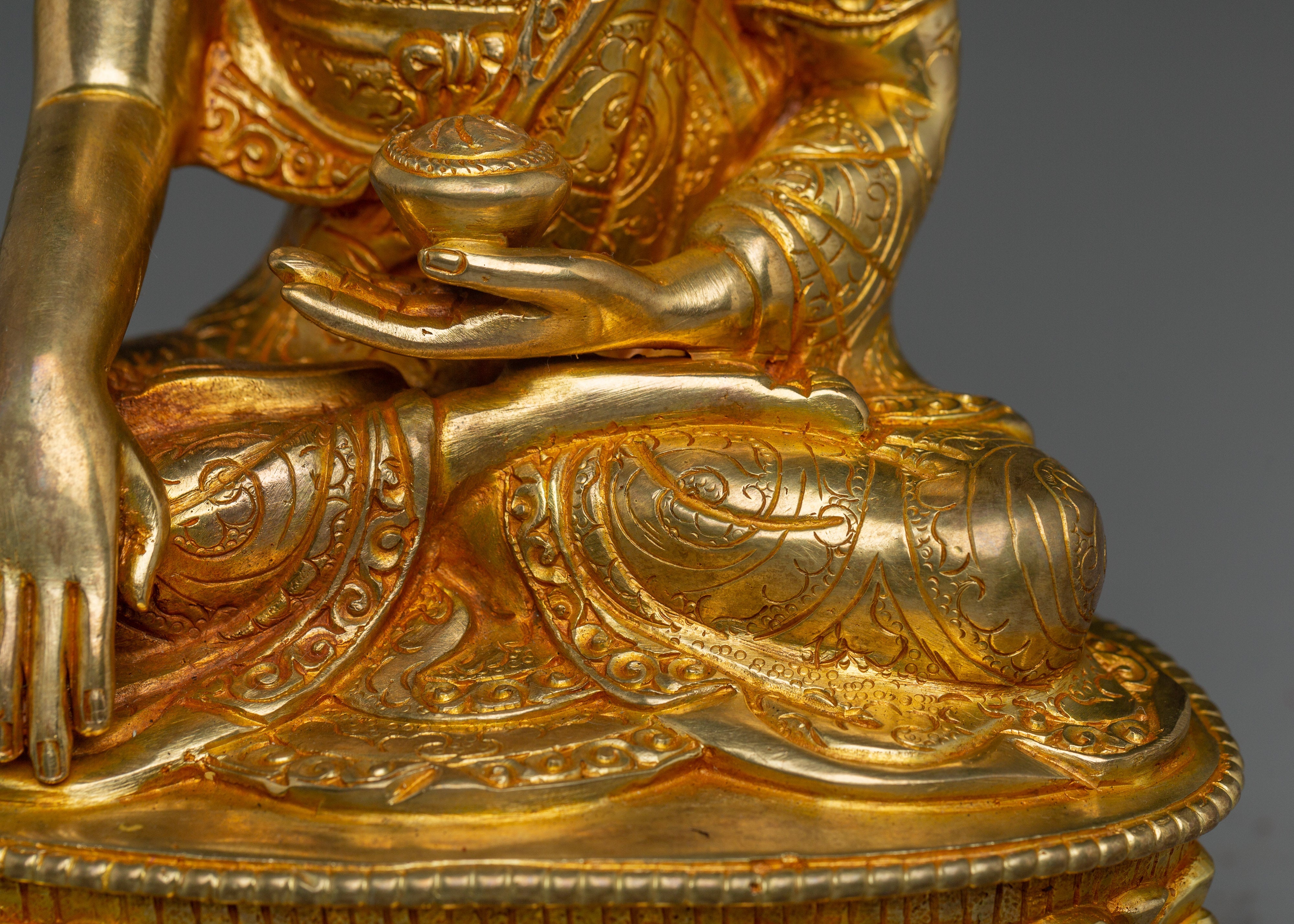 24K Gold Gilded Buddha Shakyamuni Artwork | Founder of the Buddhist Path
