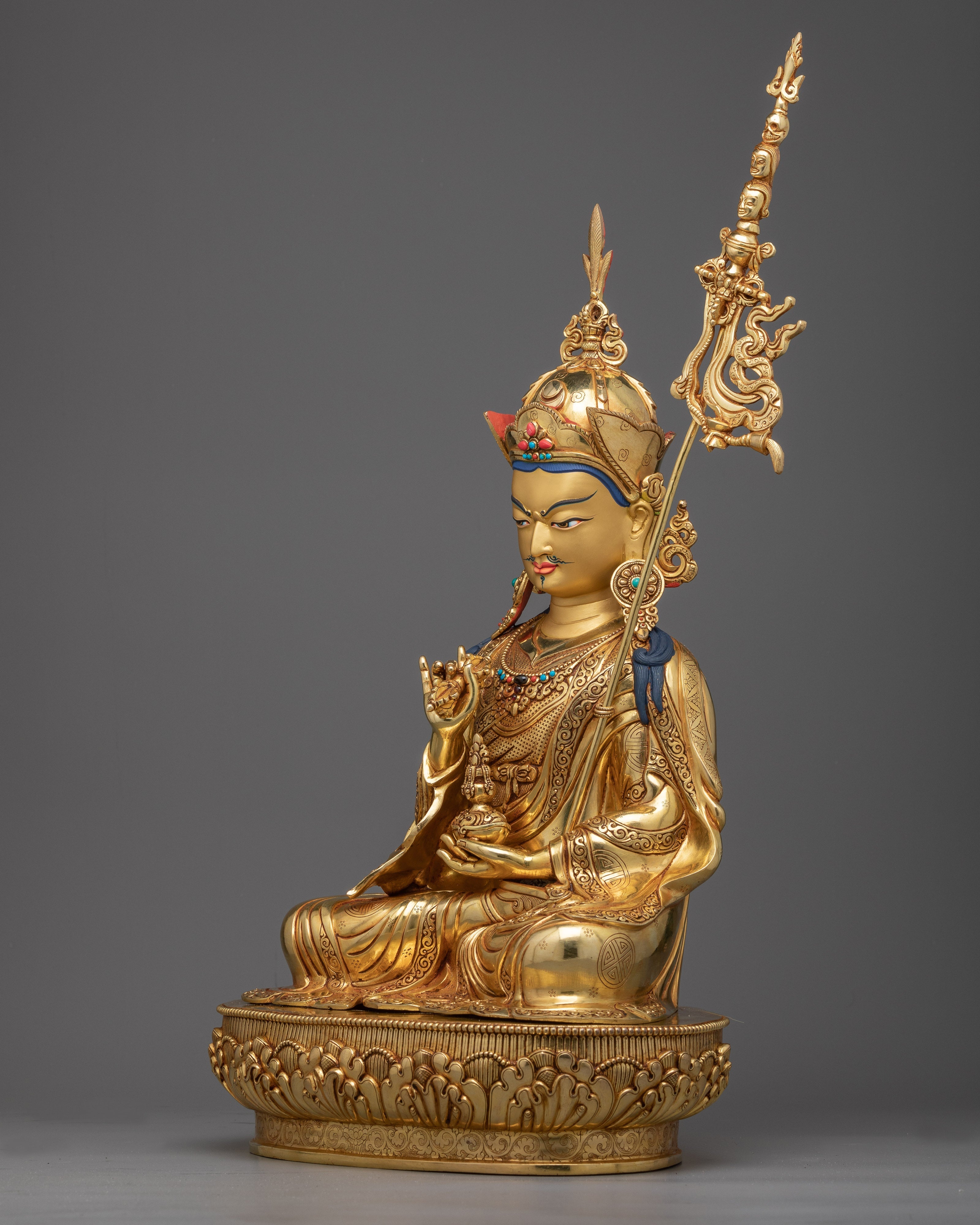 Statue of Guru Rinpoche | Evoke Spiritual Reverence With Padmasambhava
