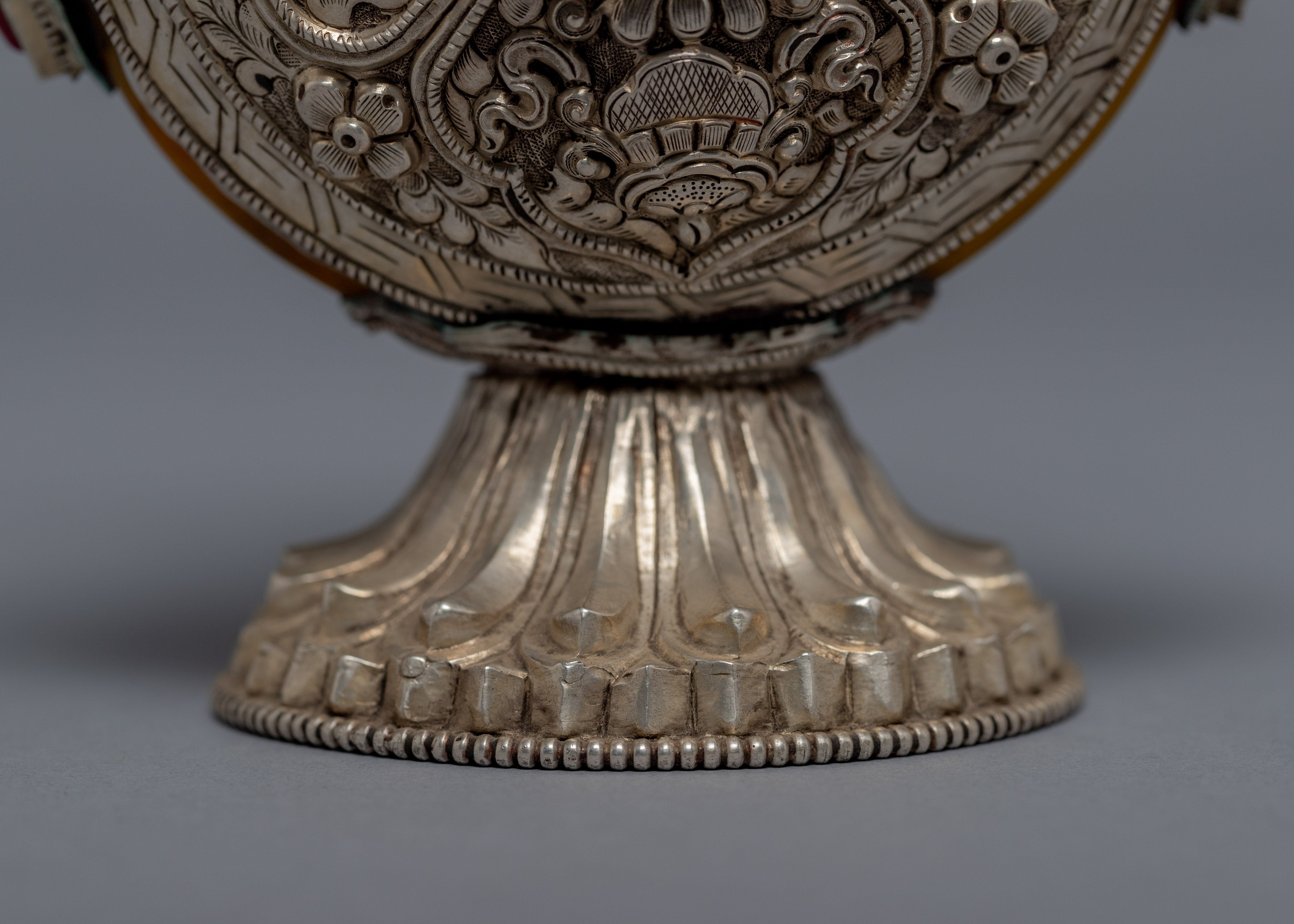 Tibetan Snuff Bottle | Himalayan Art Work