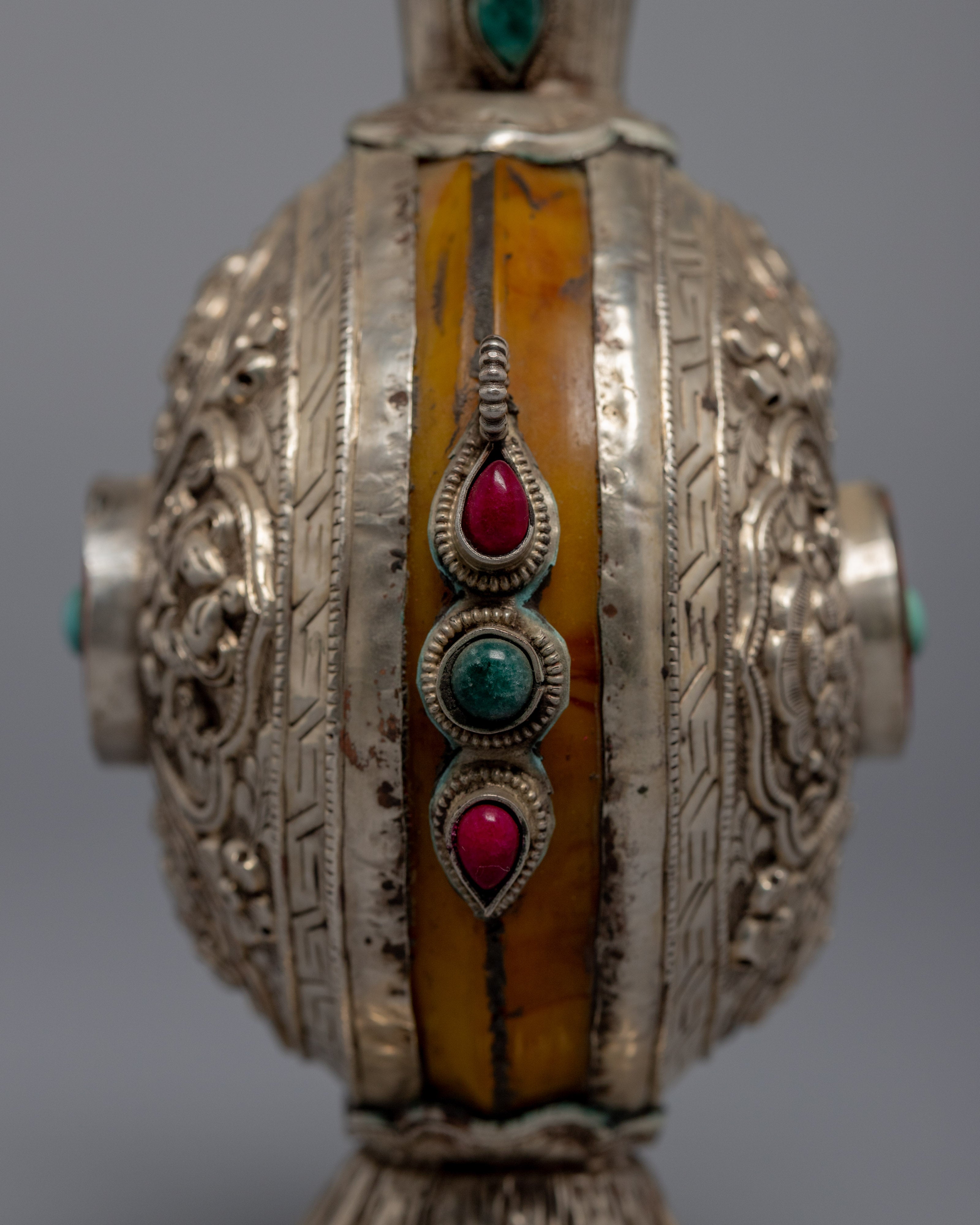 Tibetan Snuff Bottle | Himalayan Art Work