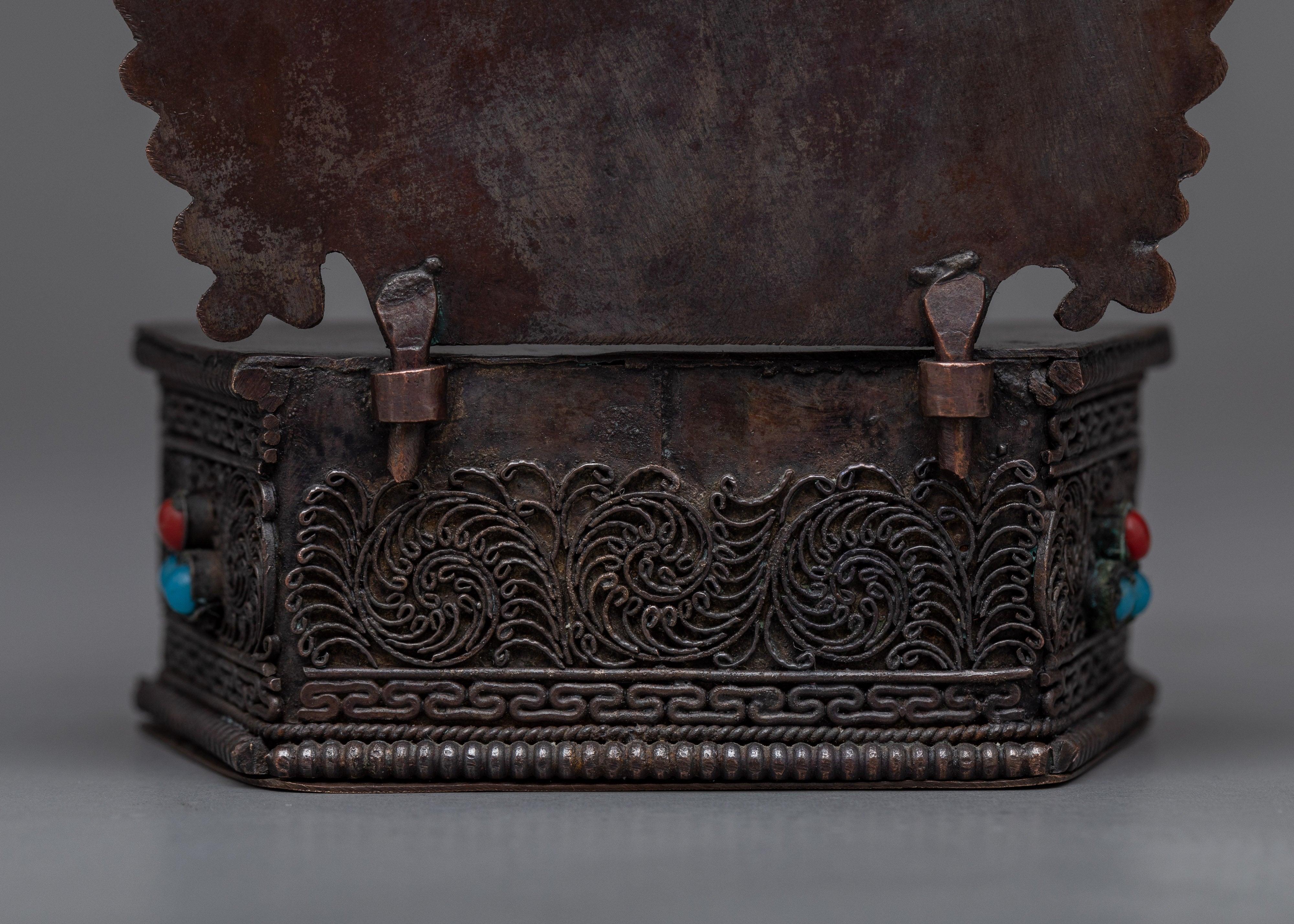 Guru Rinpoche Art | Traditional Tibetan Statue