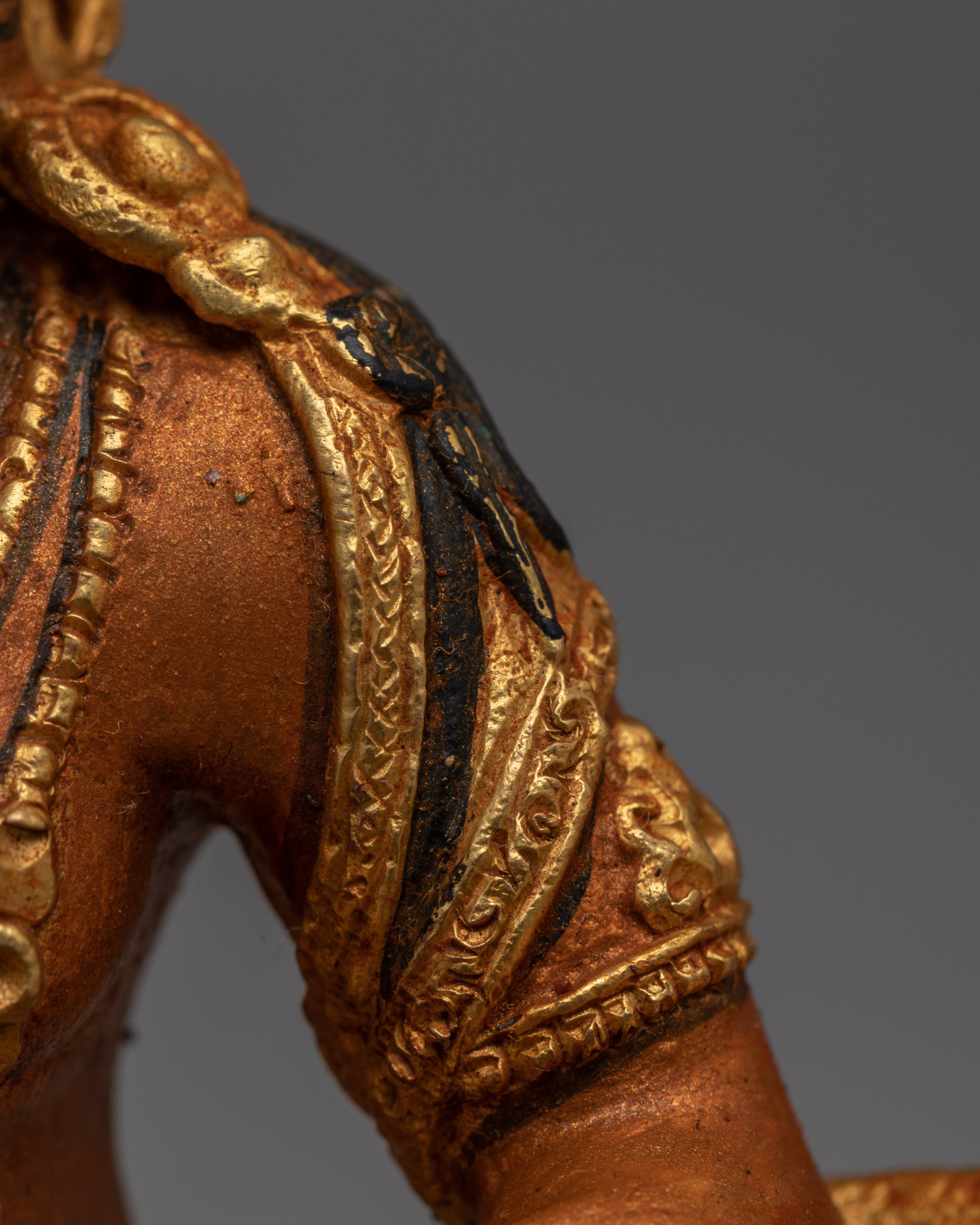 Buddhist Mini Dzambhala Statue | A Resplendent Icon of Prosperity and Protection
