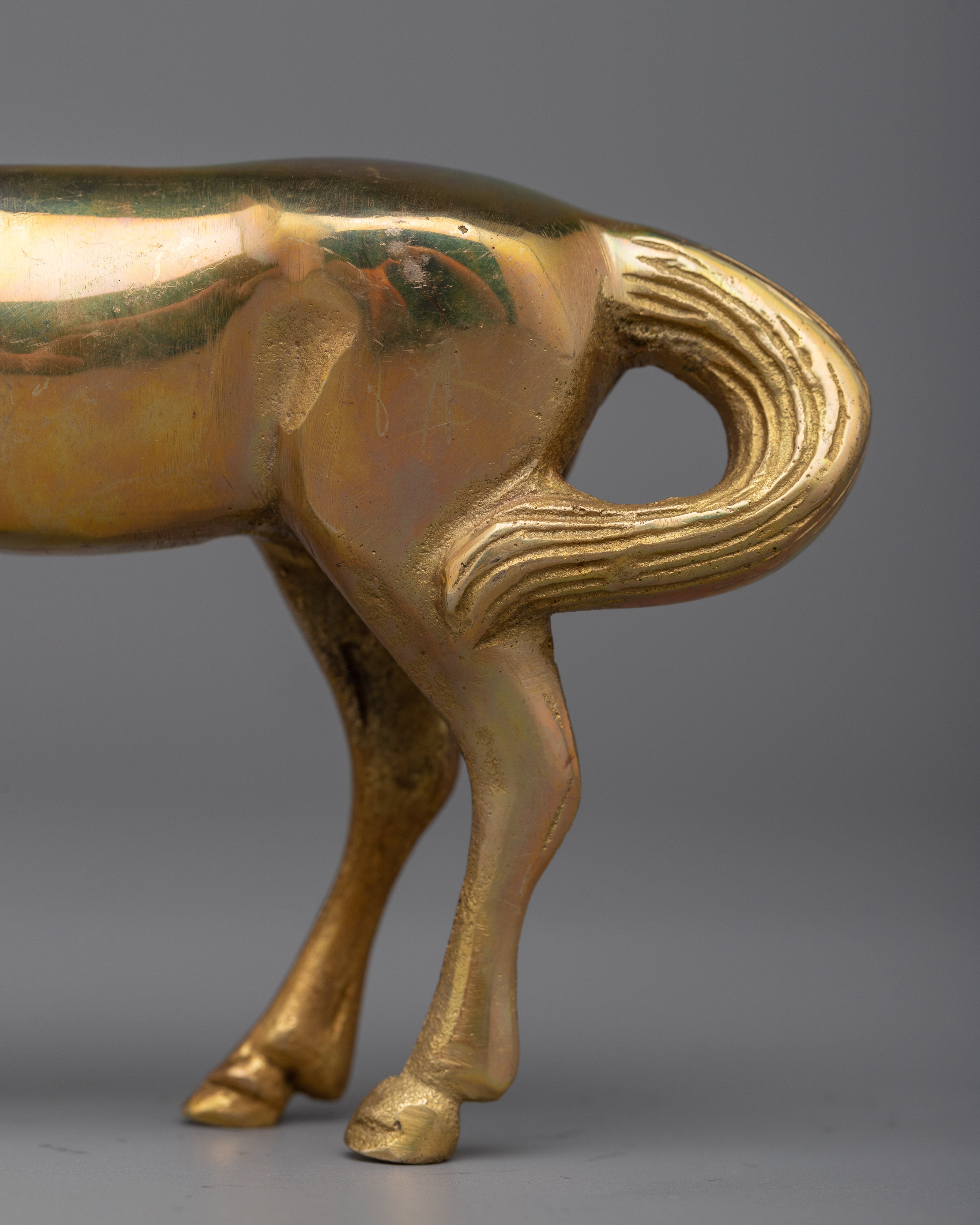 Exquisite Horse Statue for Home Décor and Collectors | Stunning Brass Sculpture