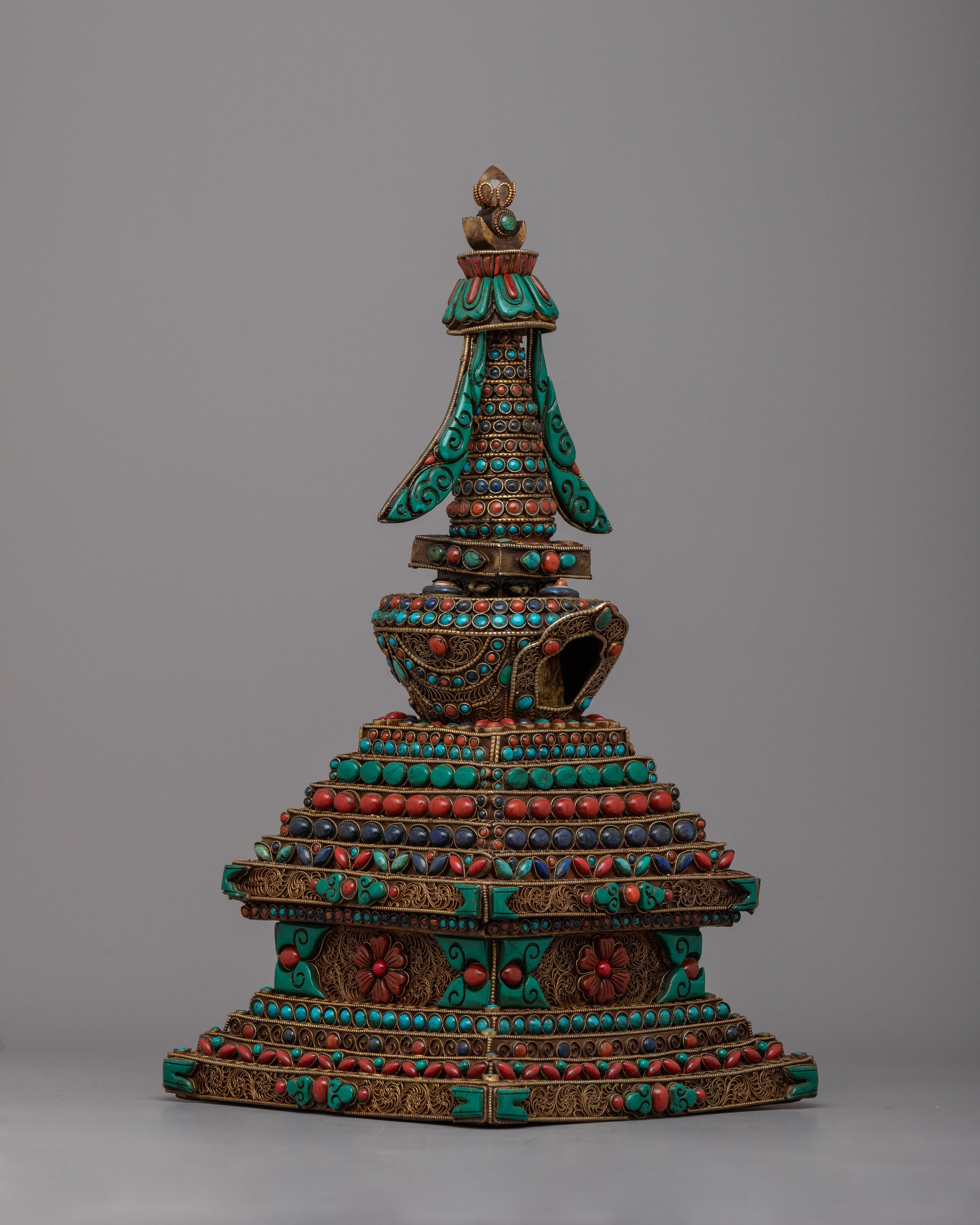 Stupa Statue | Capturing the Essence of Spiritual Enlightenment