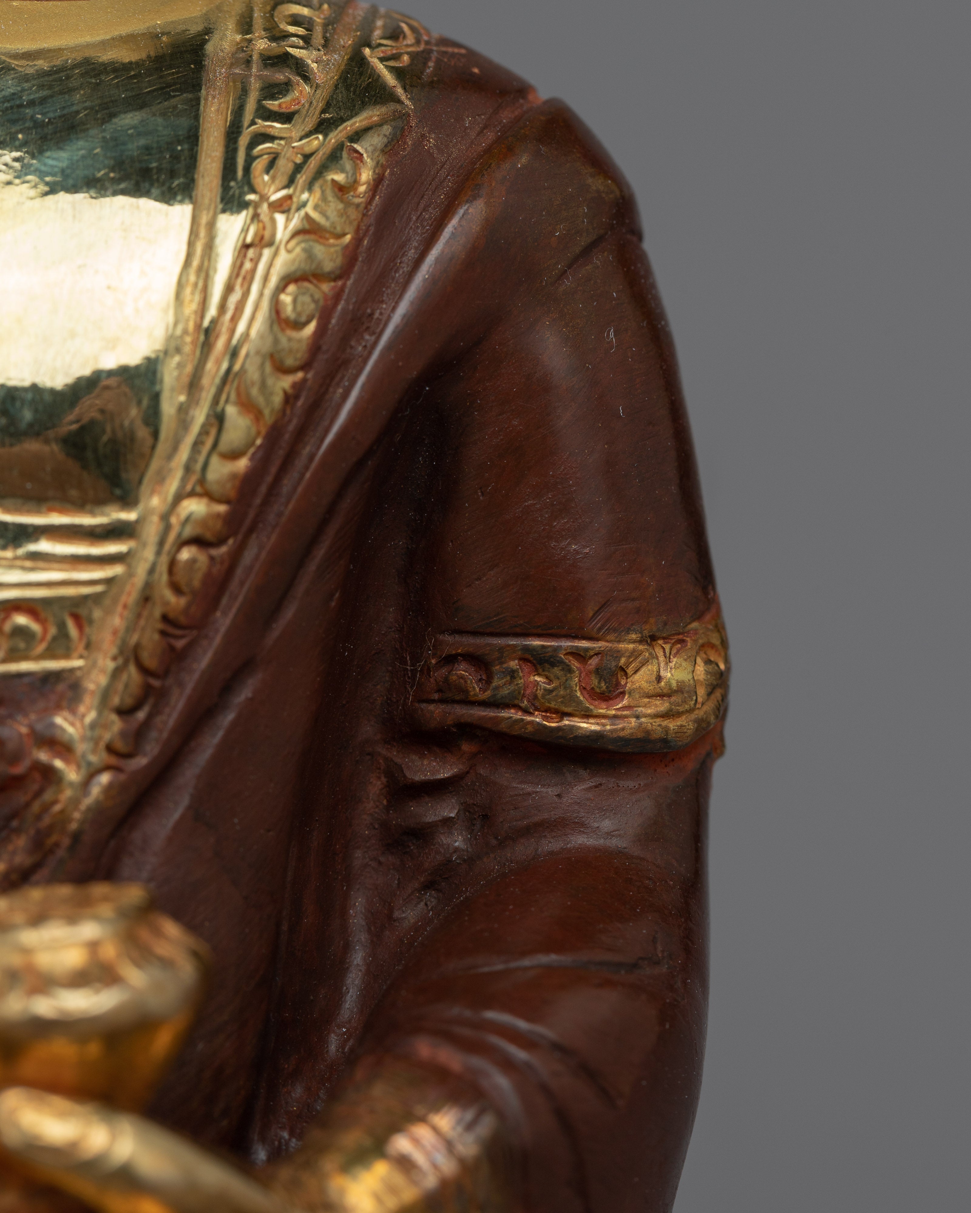 High Quality Shakyamuni Buddha Statue | Detailed 20cm Gold-Embellished Meditation Sculpture