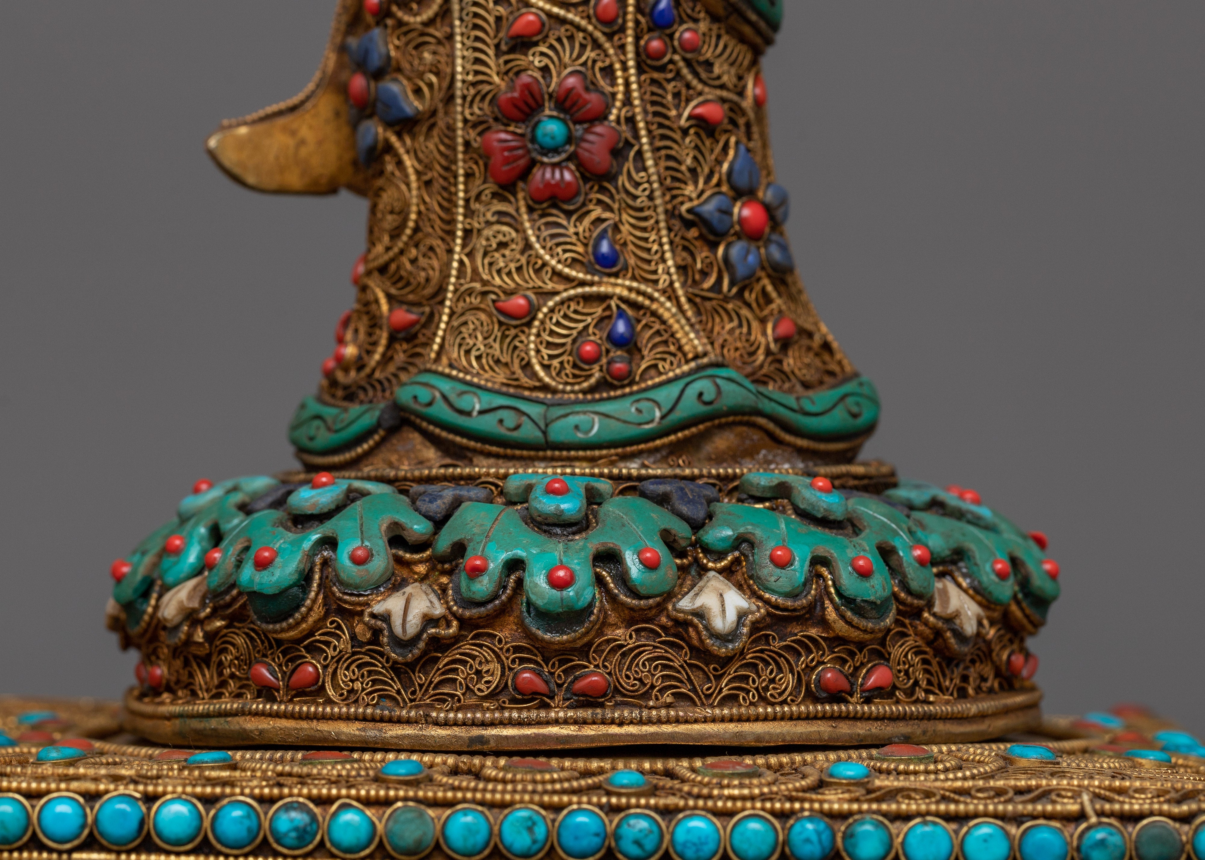 Guru Rinpoche Statue & Vajra | A Fusion of Tradition and Spiritual Essence