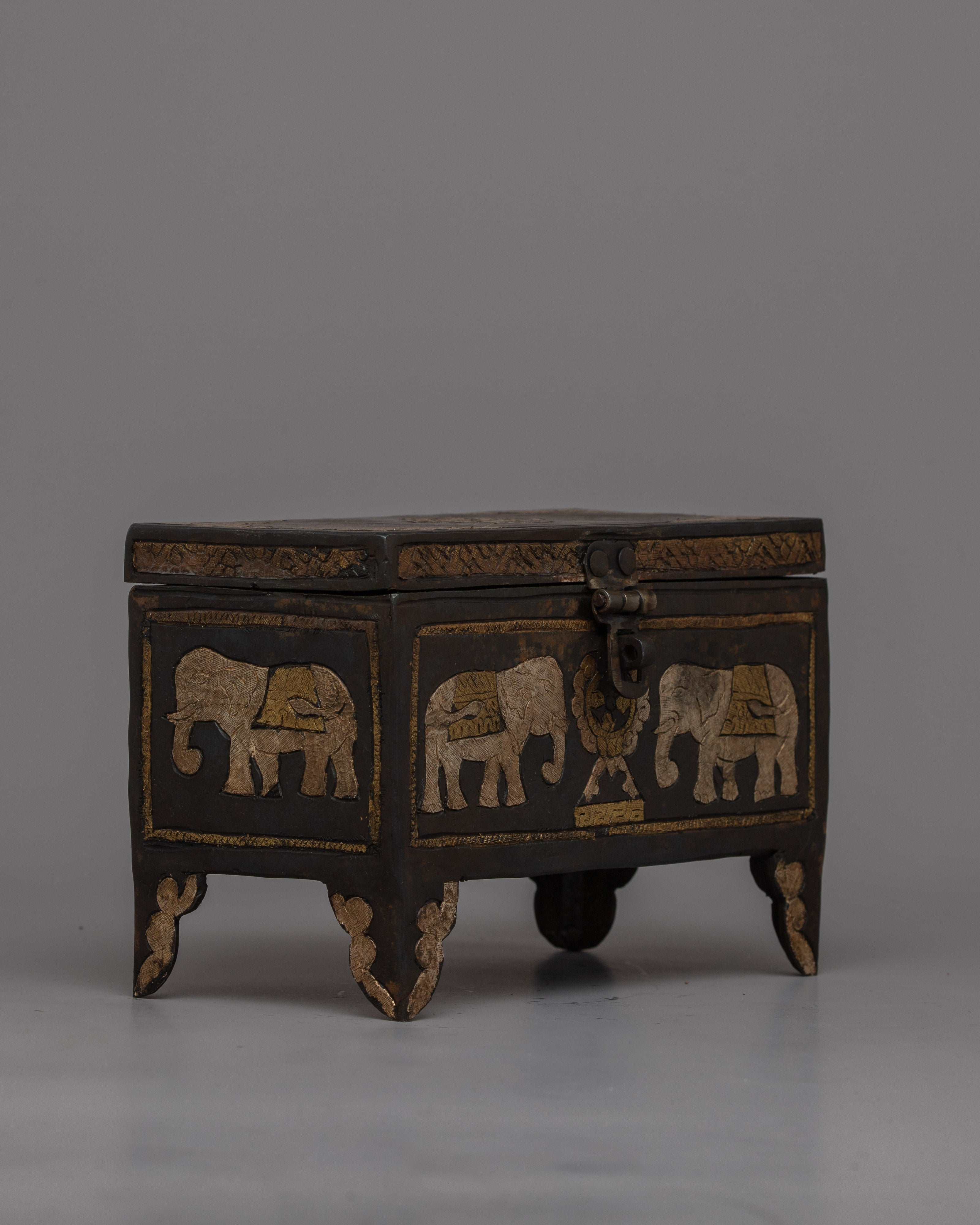 Iron Treasure Box | Ideal for Storing Treasures and Memories