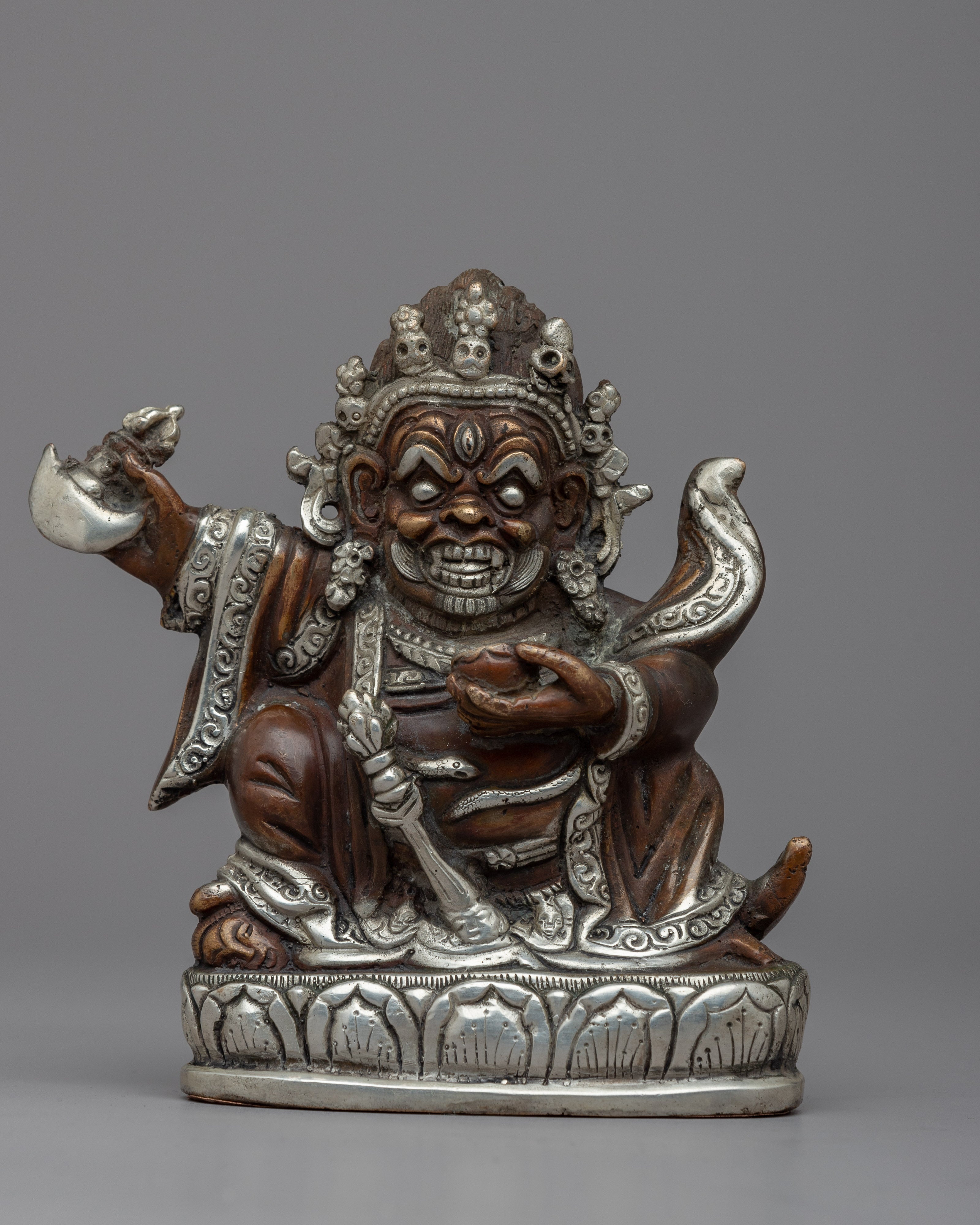Mahakala Bernagchen Statue