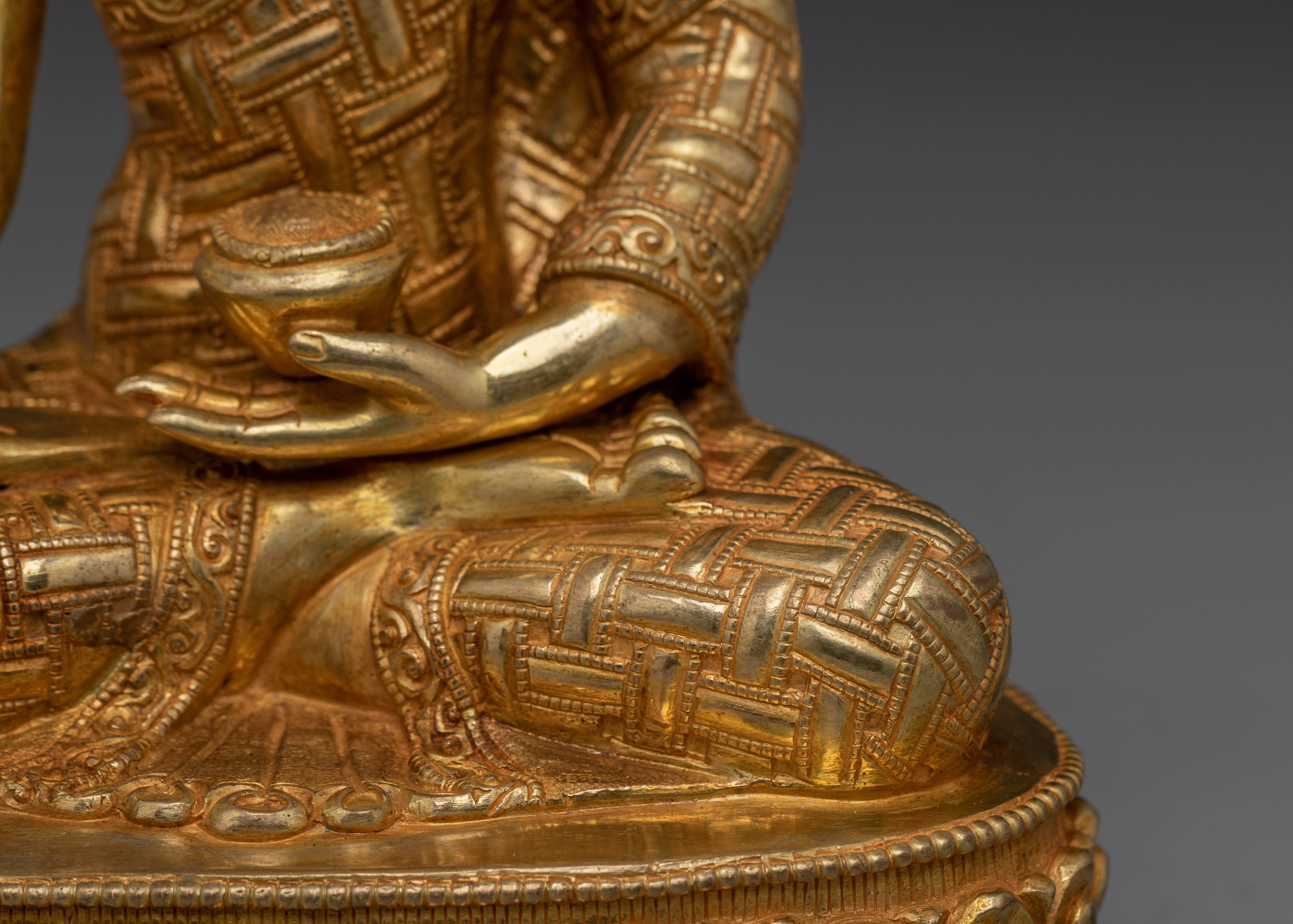 Golden Shakyamuni Buddha Decor Figurine | Gautama Buddha Artwork