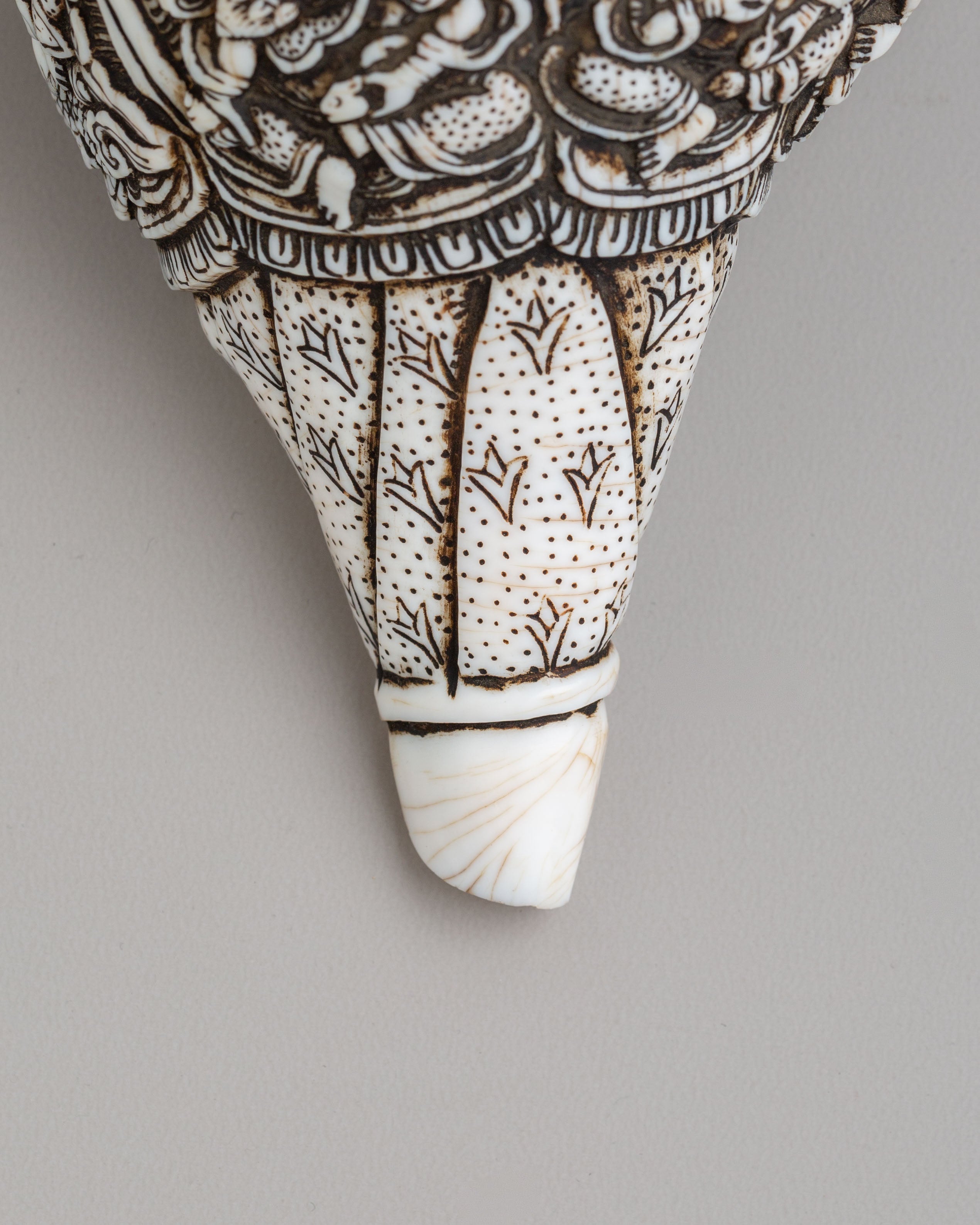 Handcrafted Conch With Stand | Ritual Conch for Spiritual Ceremonies