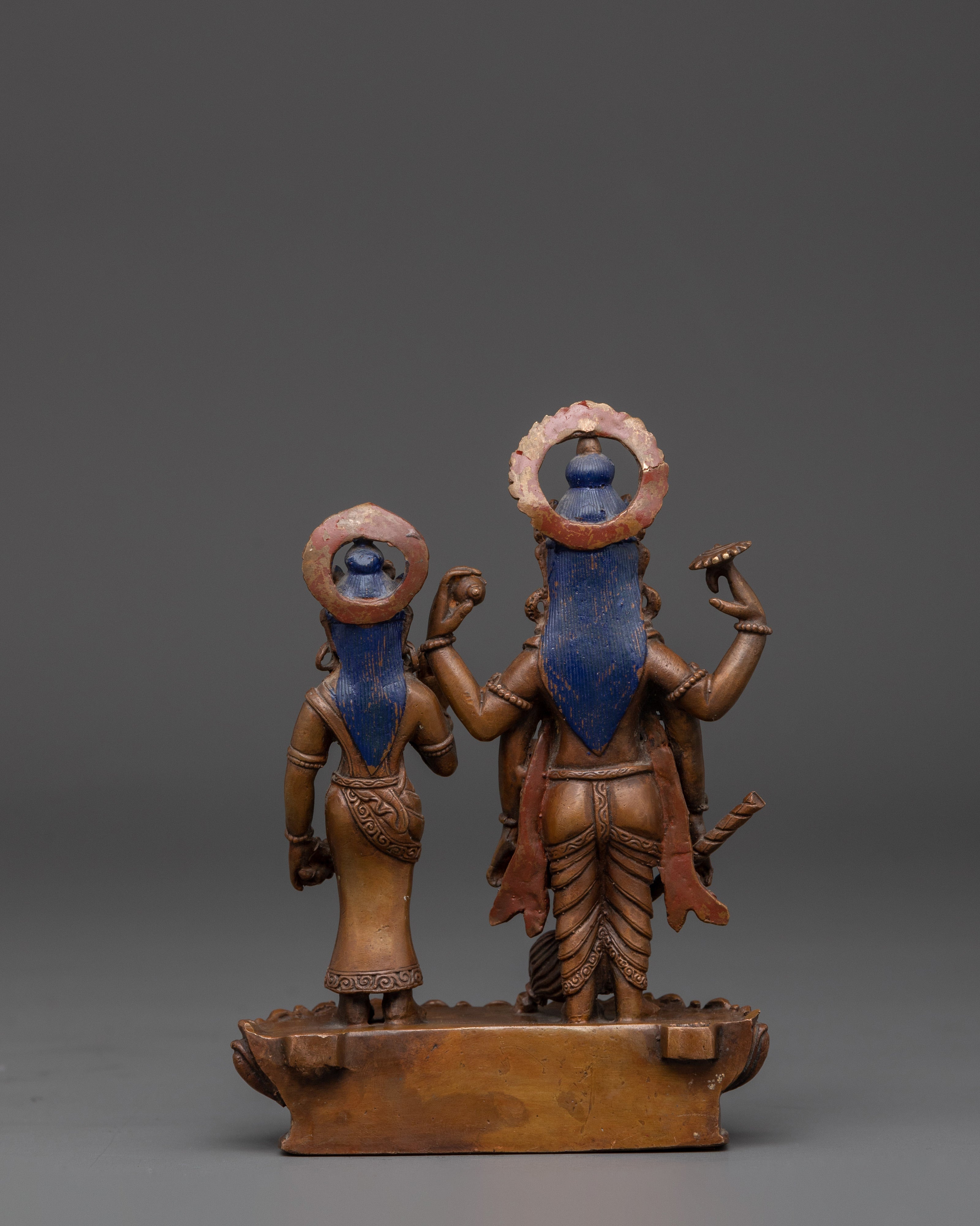 Vishnu and Laxmi Statue | Divine Deity of Harmony and Preservation