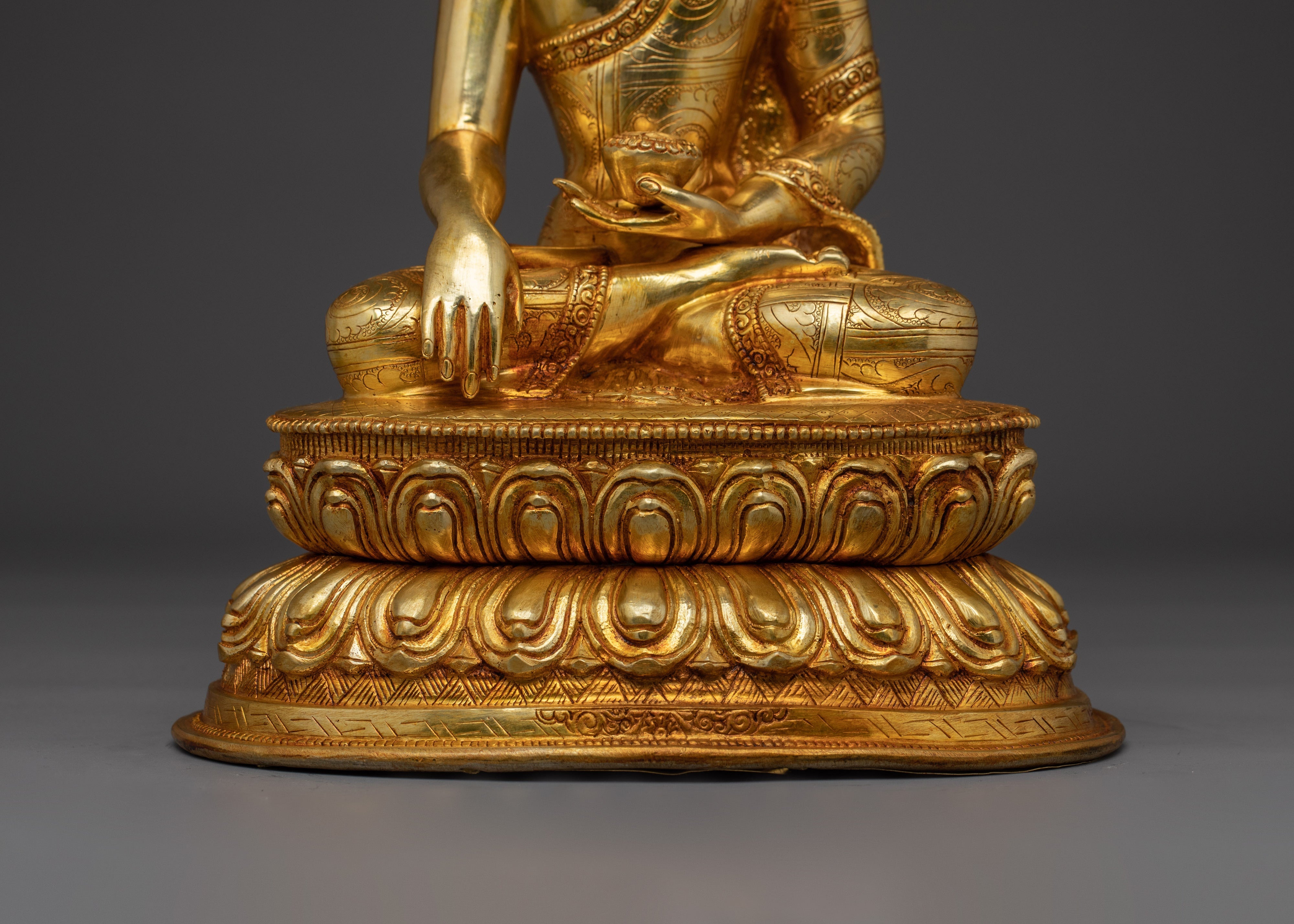 Golden Serene Shakyamuni Buddha Artwork | Enlightenment Symbol Gautama Buddha