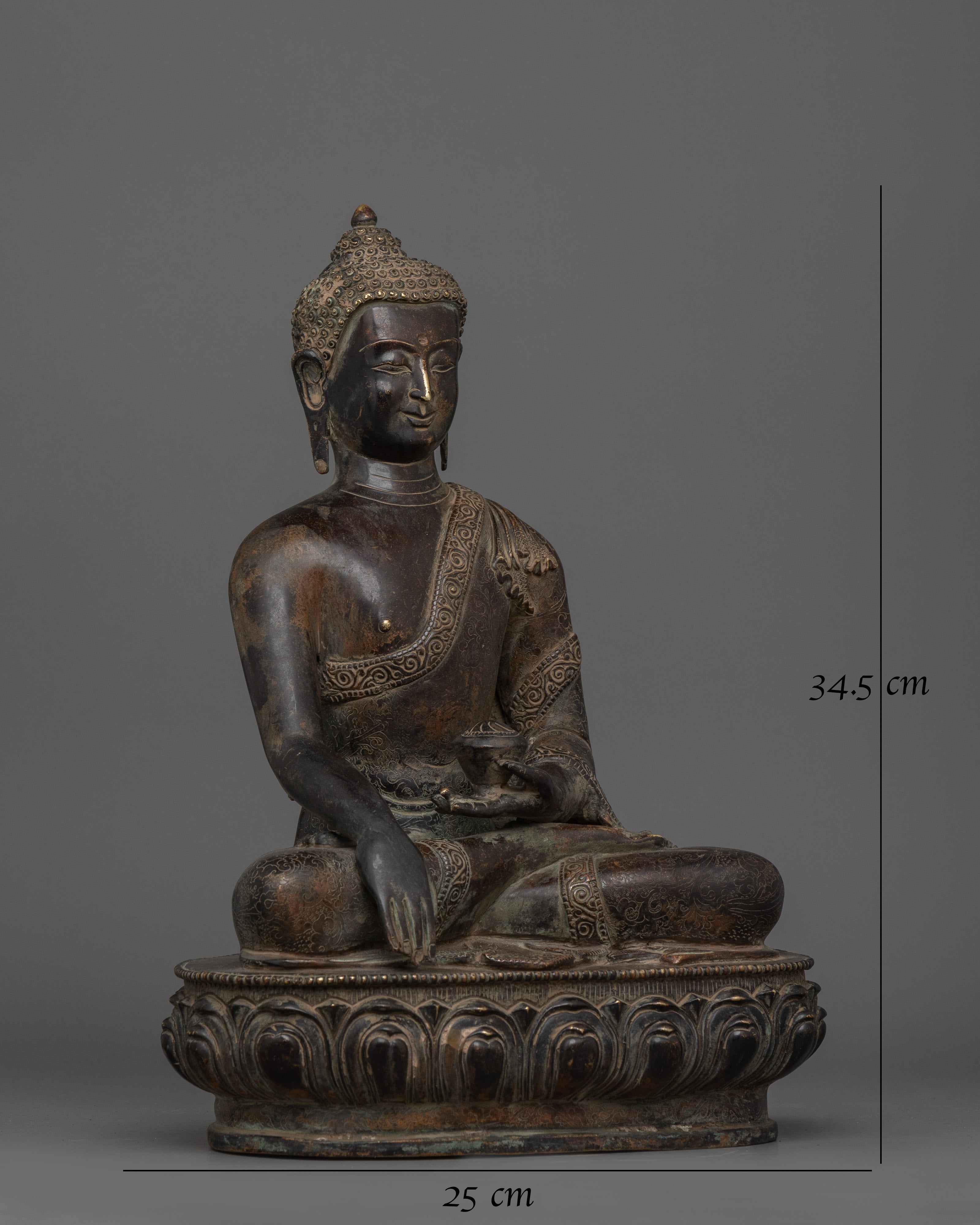 sculpture-of-enlightened-buddha-shakyamuni
