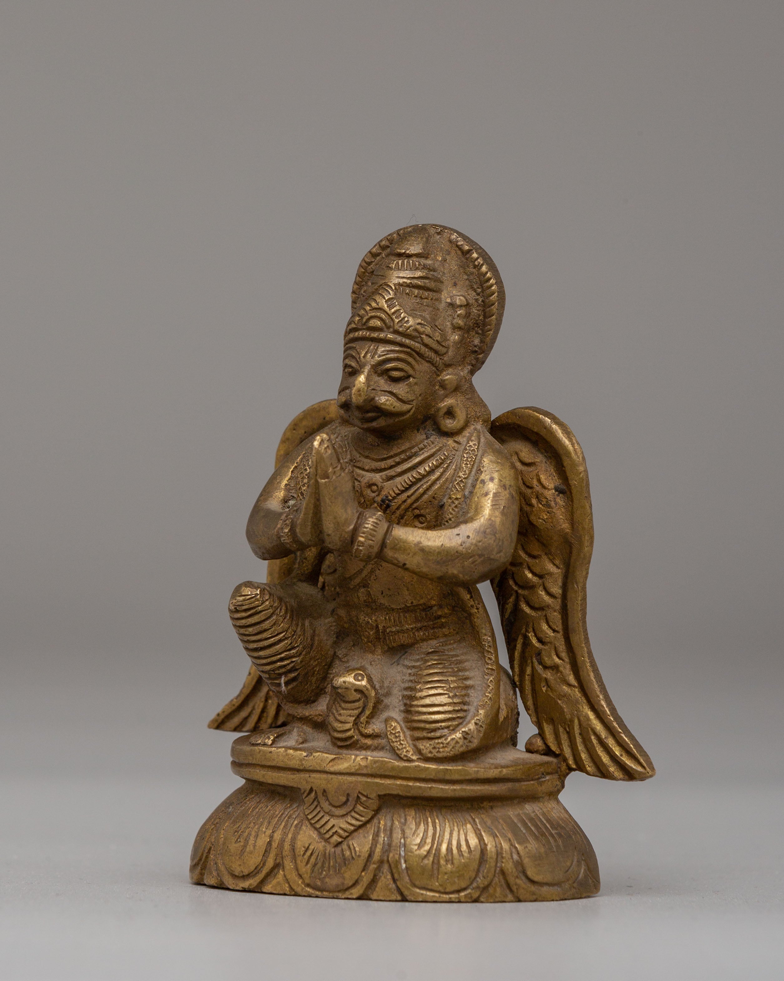 Traditional Garuda Deity Sculpture | Symbol of Power and Protection