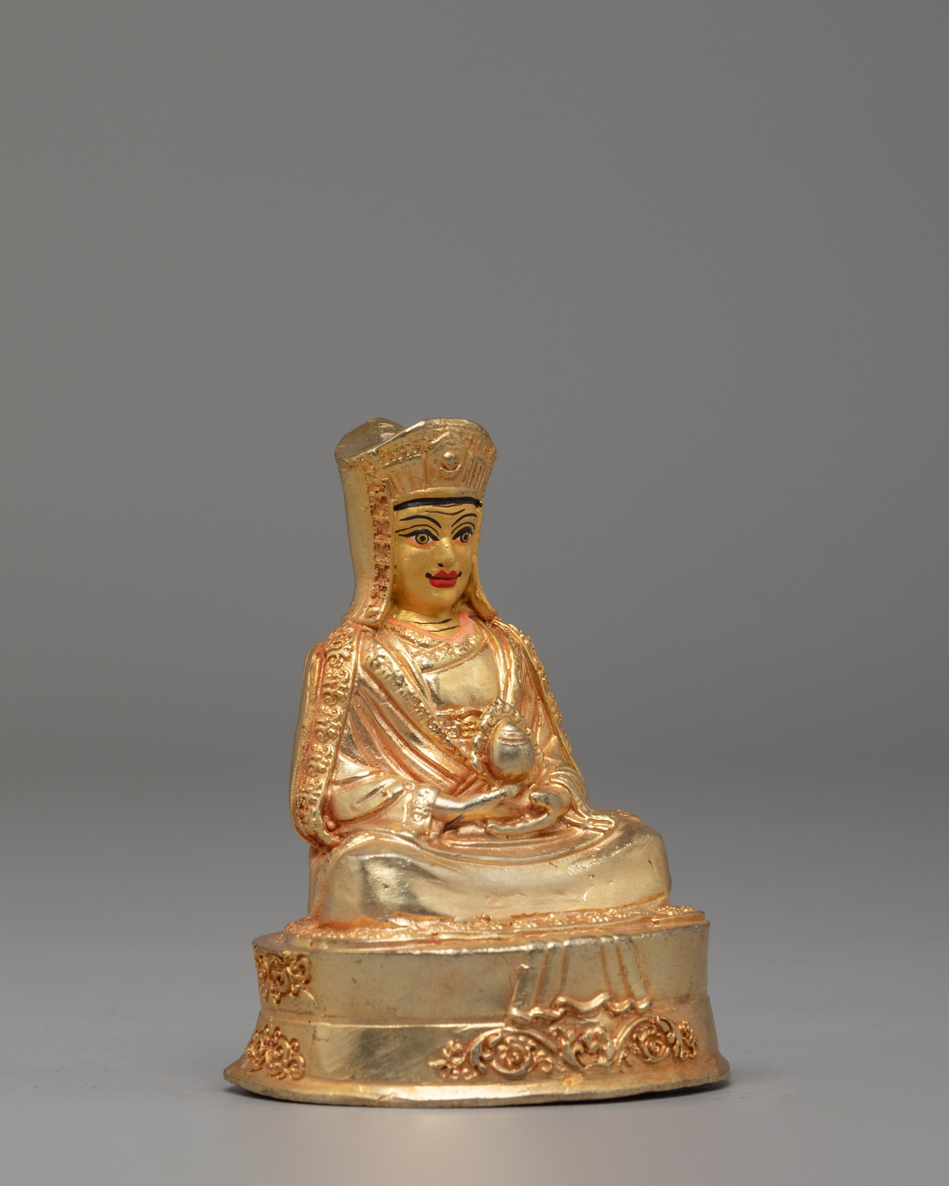 Traditional Sacred Gampopa Statue | A Symbol of Wisdom and Compassion