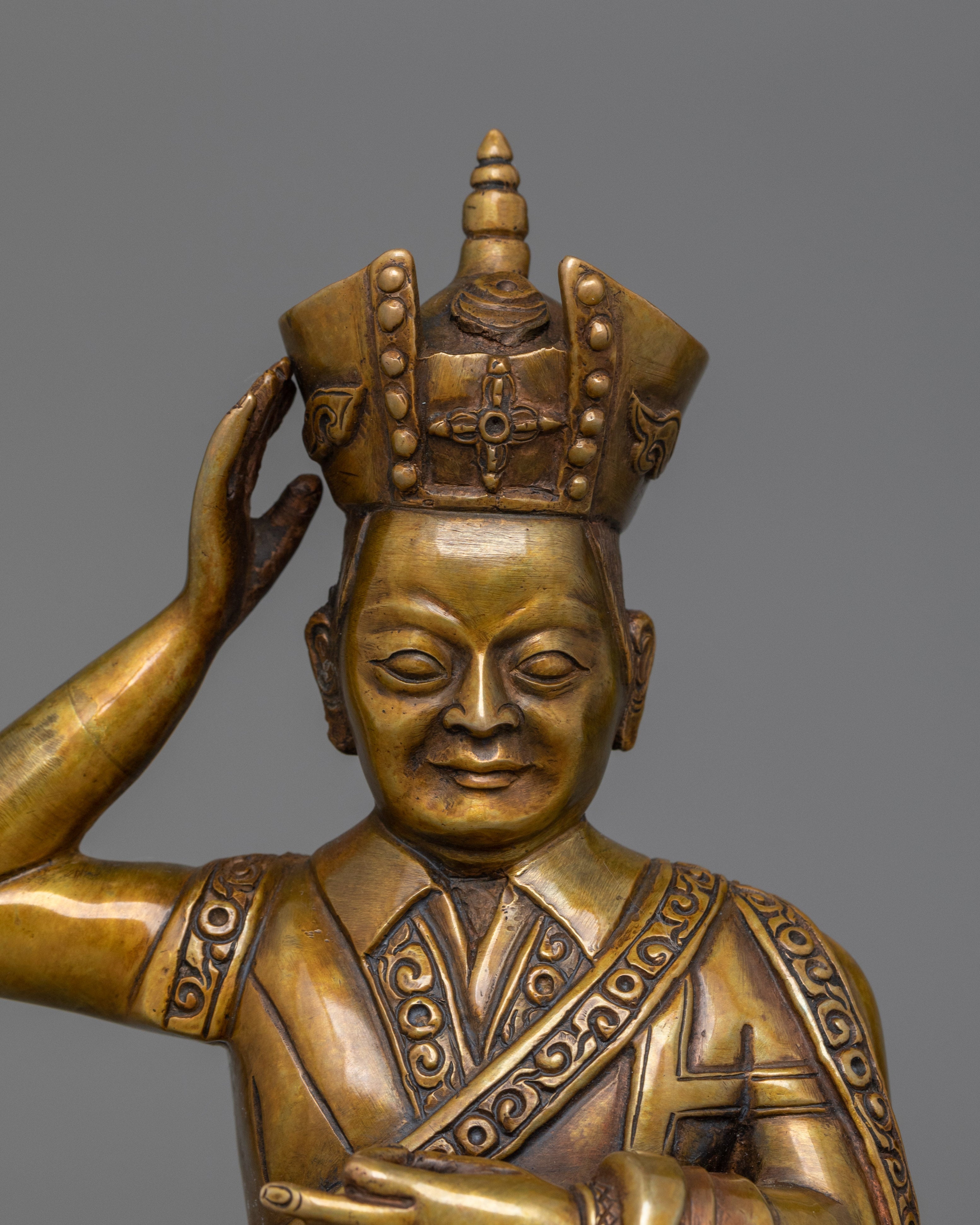 16th Karmapa Rangjung Khyapdak Rigpe Dorje Statue | A Legacy of Tibetan Buddhism