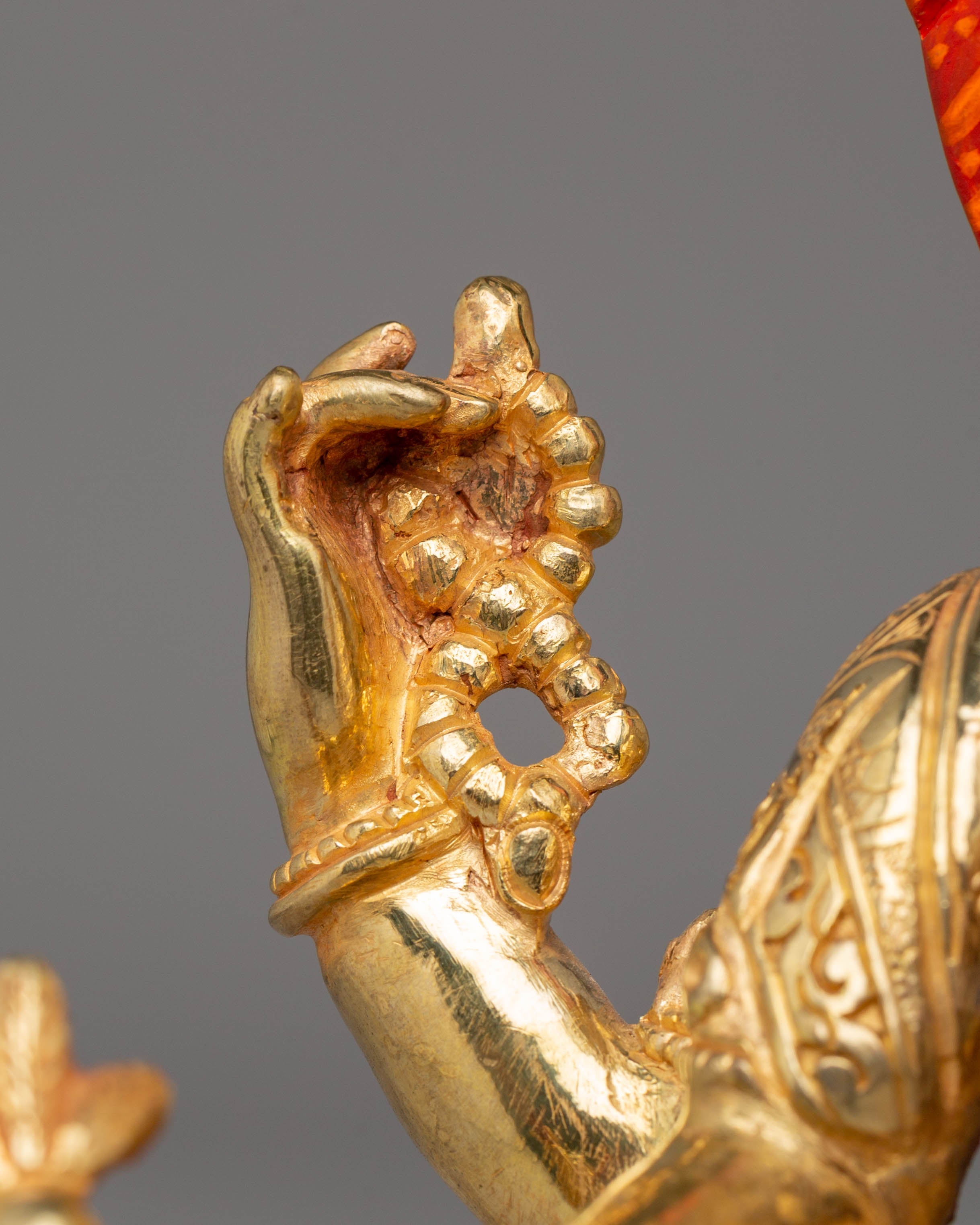 Ganesh Statue : Hindu Deity of Wealth and Wisdom