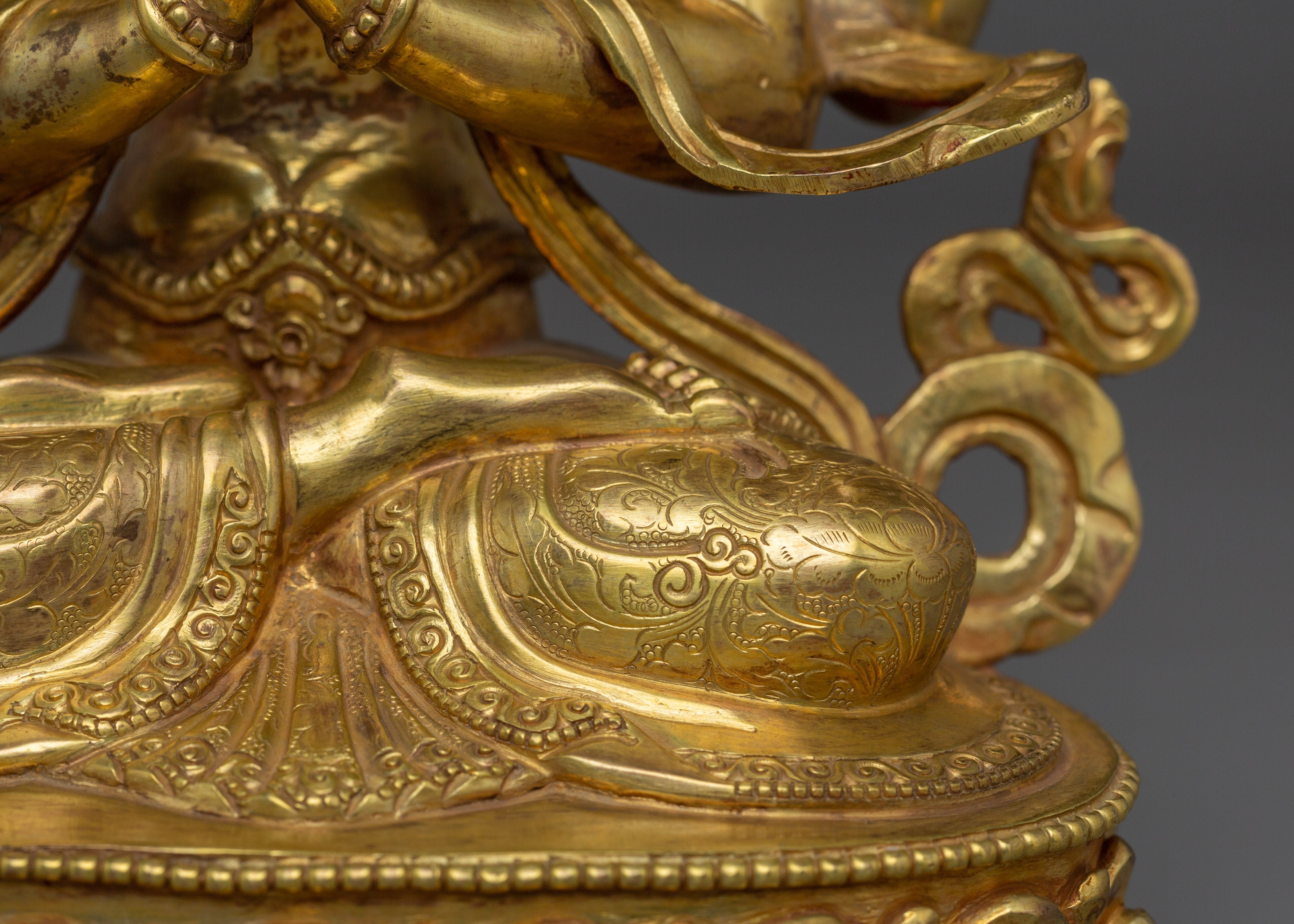 Chenrezig Meditation Statue | A Symbol of Compassion and Enlightenment