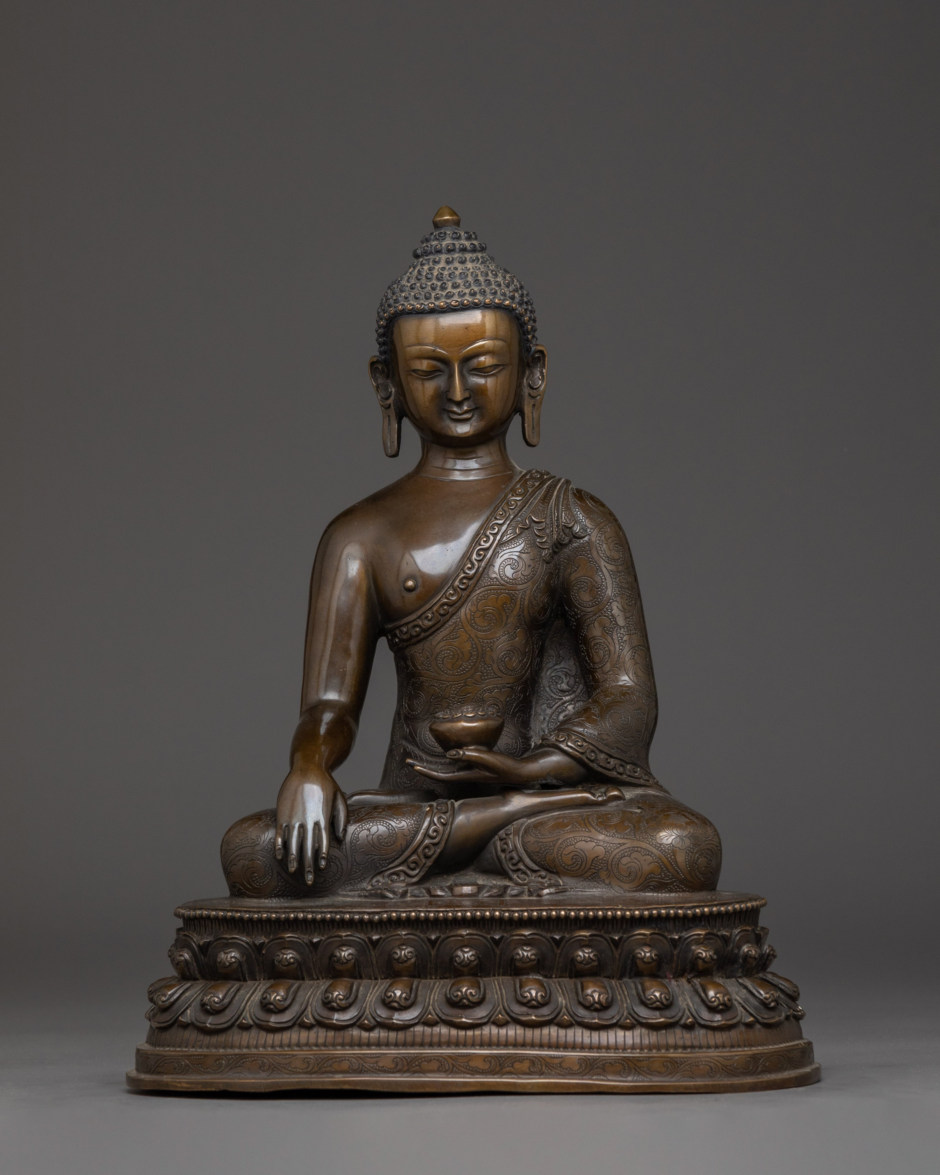 traditional-shakyamuni-buddha-figurine