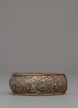 White Metal Tibetan Bracelet | Spiritual and Ethnic Style