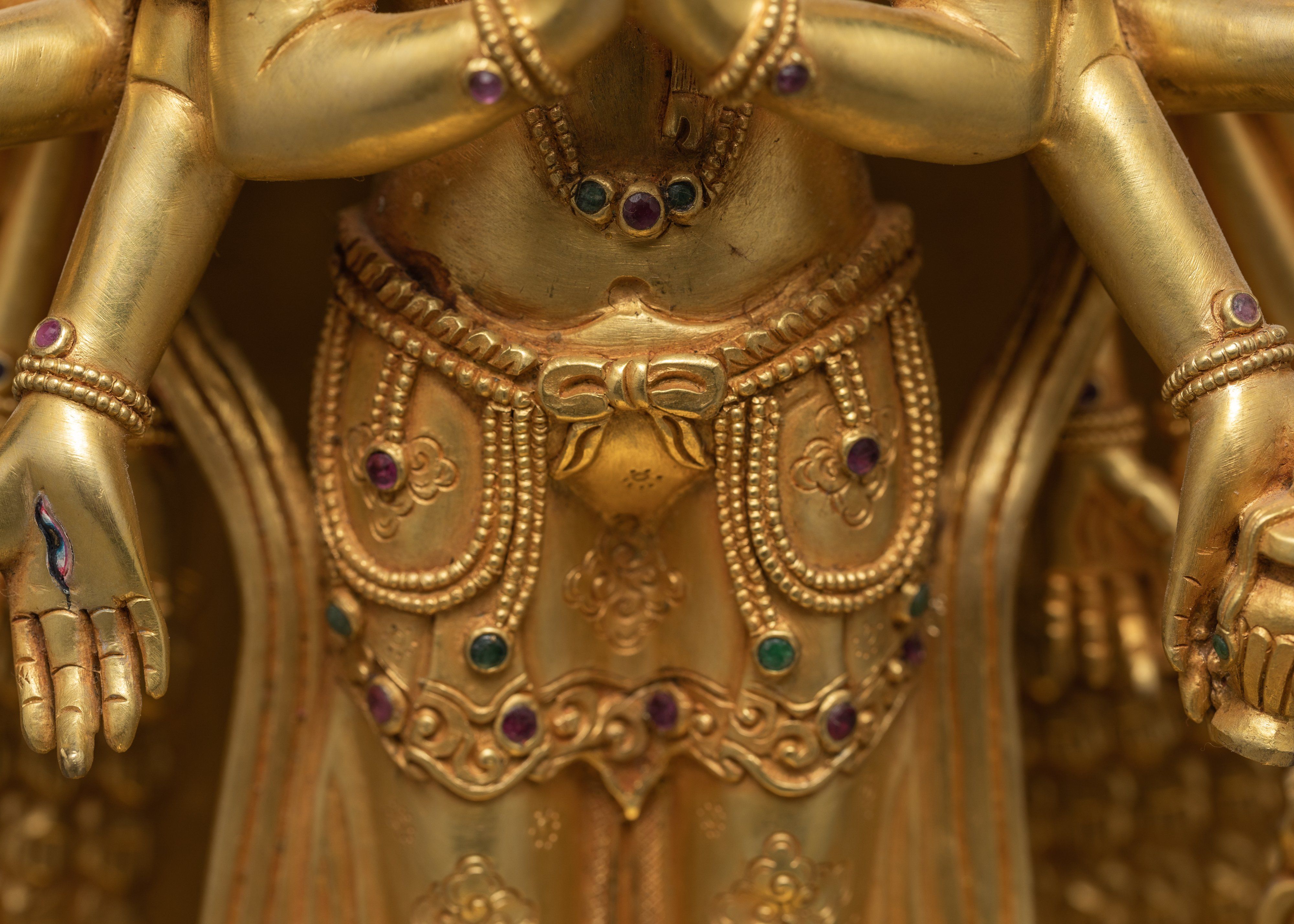 Avalokiteshvara 1000 Arms | Chenrezig Buddha | 24K Gold Hand Carved Statue