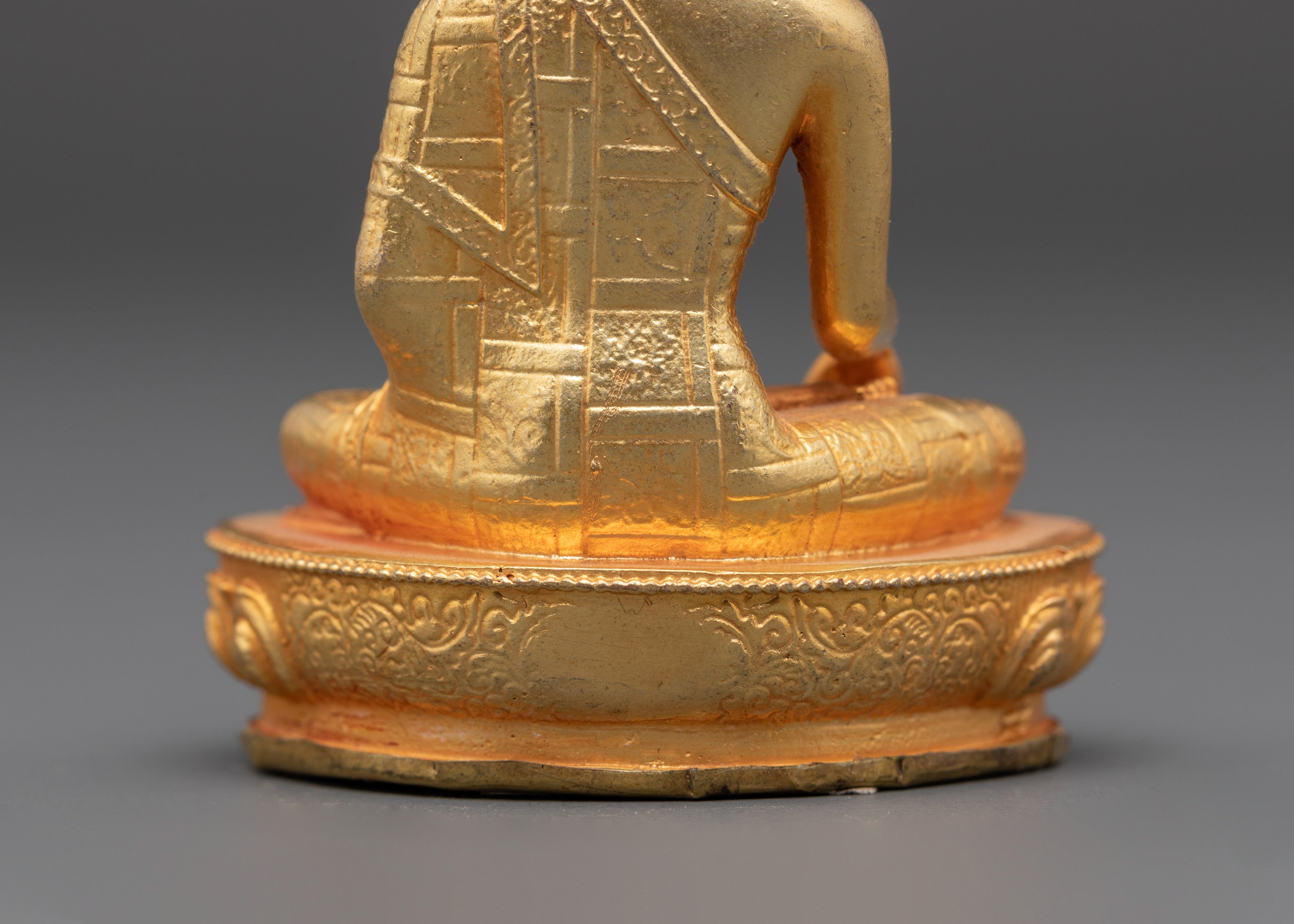 Spiritual Buddha Shakyamuni Statue Gold Plated Statue