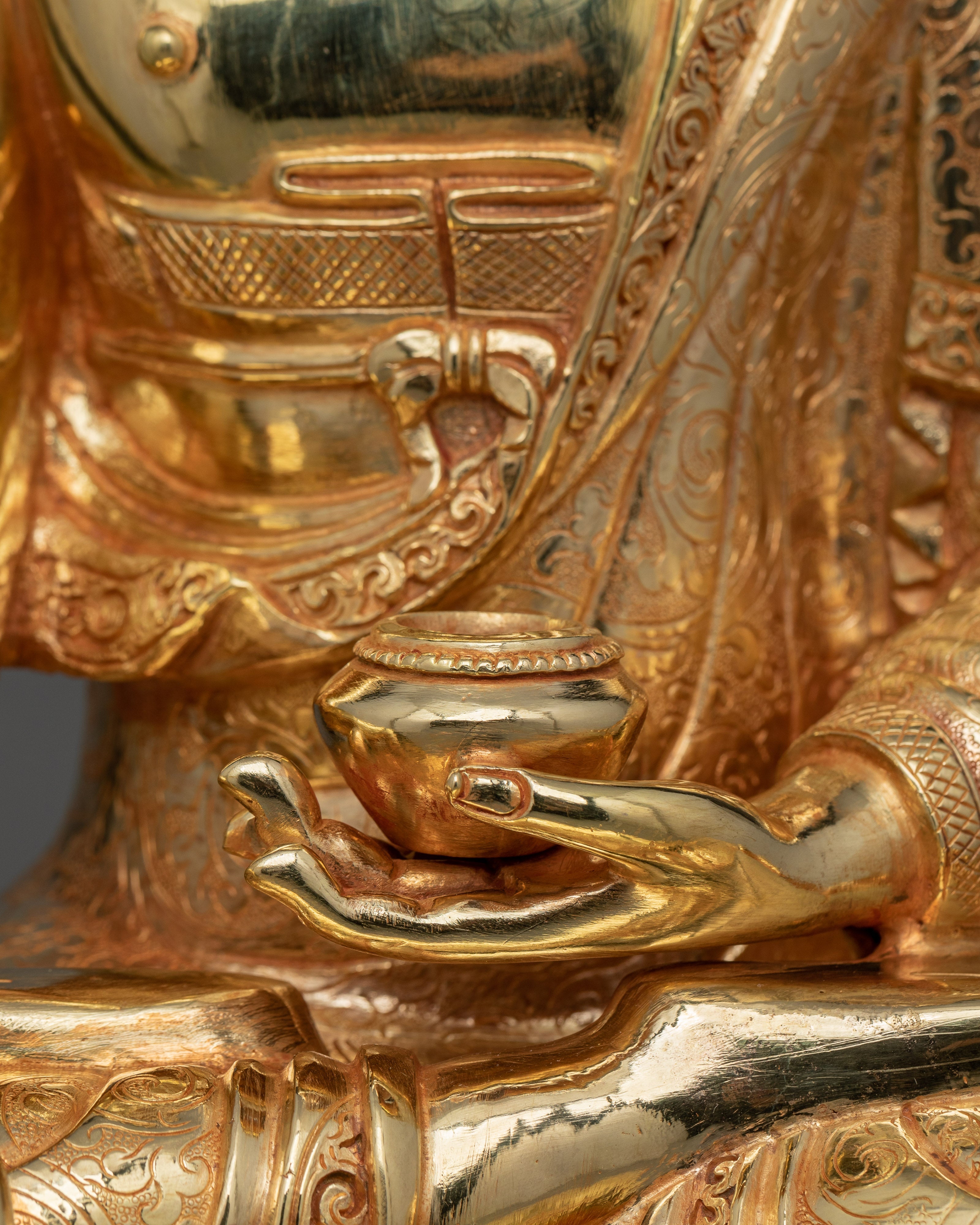 Enlightened Buddha Shakyamuni for Altar | Symbol of Serenity and Inner Wisdom