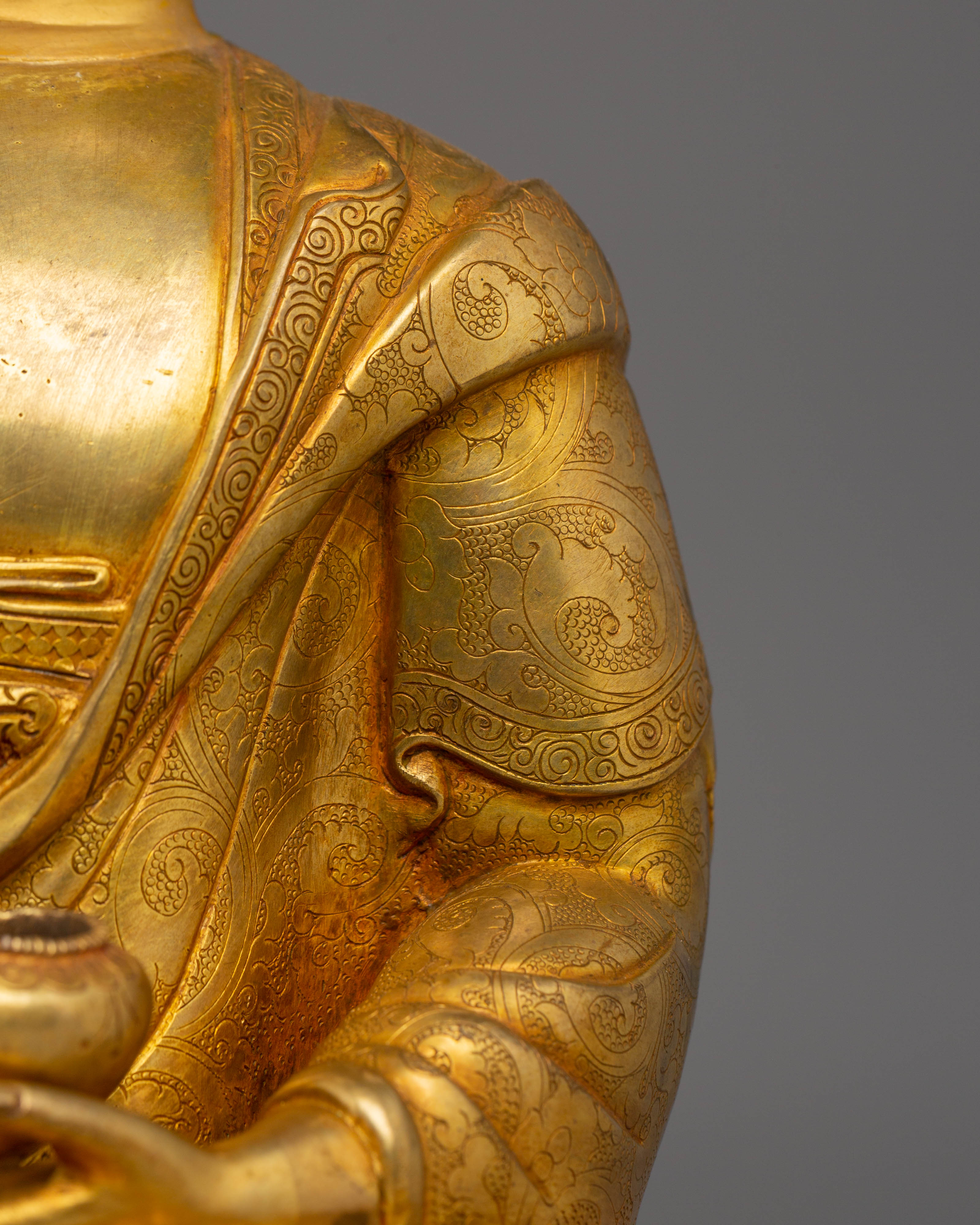 Handmade Golden Shakyamuni Buddha for Altars and Decoration